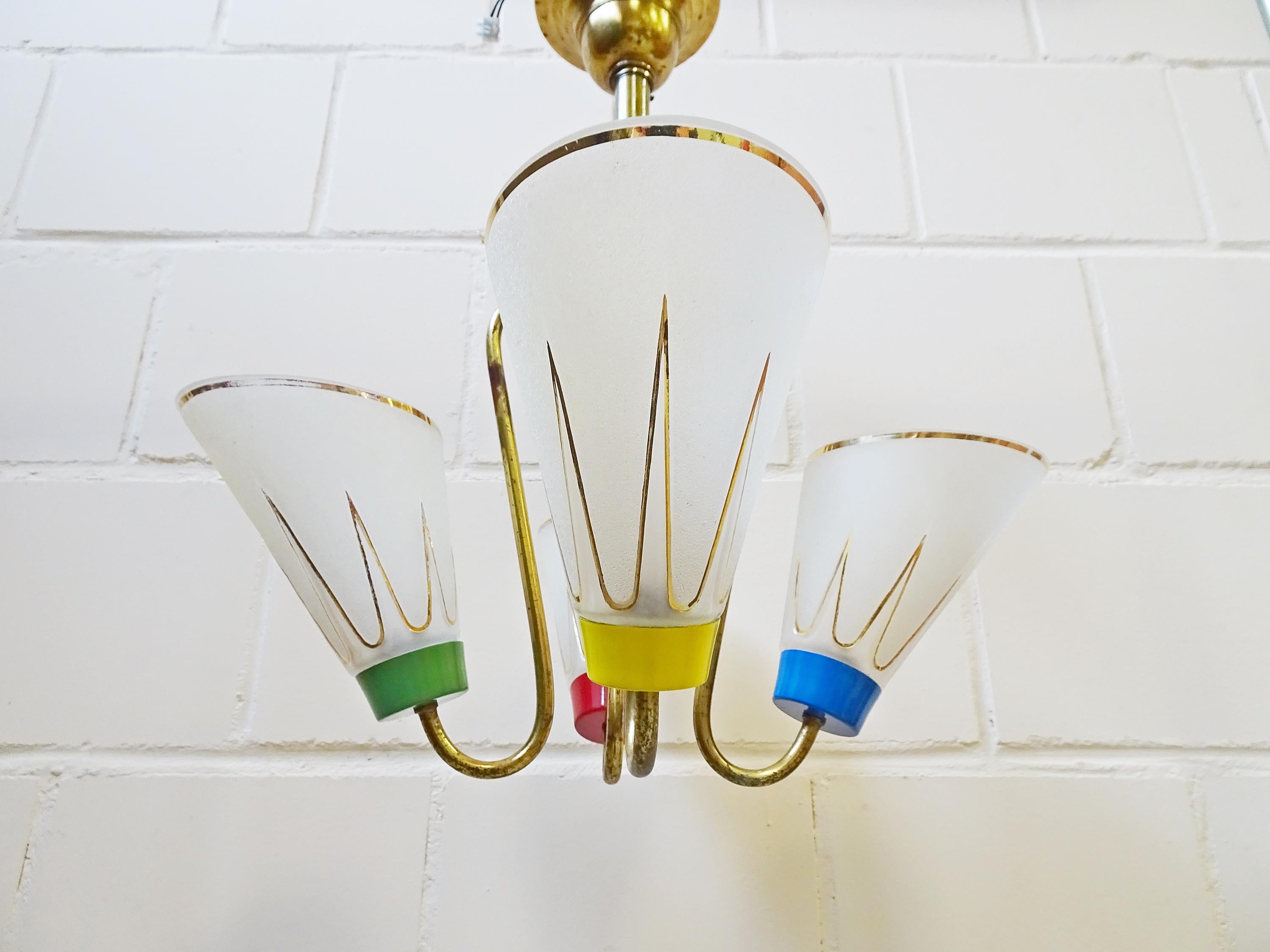 Midcentury brass chandelier, France, 1950.
patinated vintage condition. rewired!



Art.-Nr. 0432.