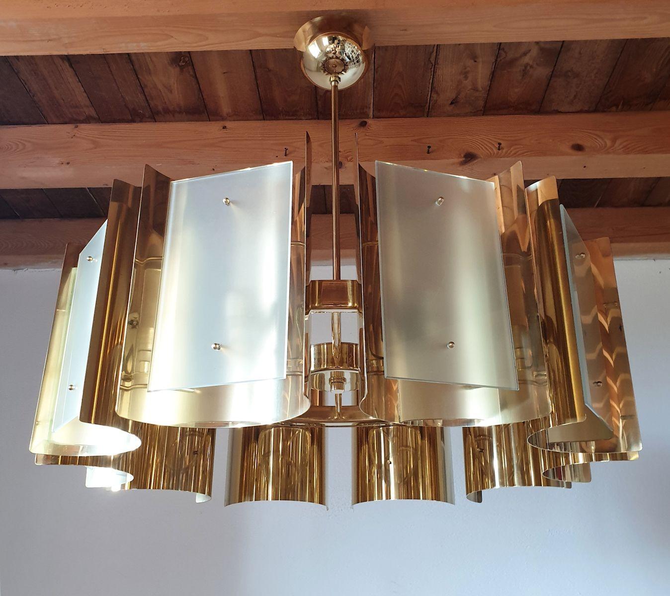 Italian Mid Century brass chandelier, Italy For Sale