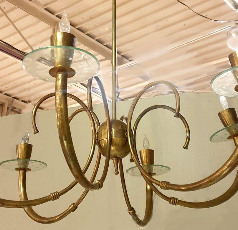 Italiano Lampadario in ottone della metà del secolo scorso, Italia in vendita