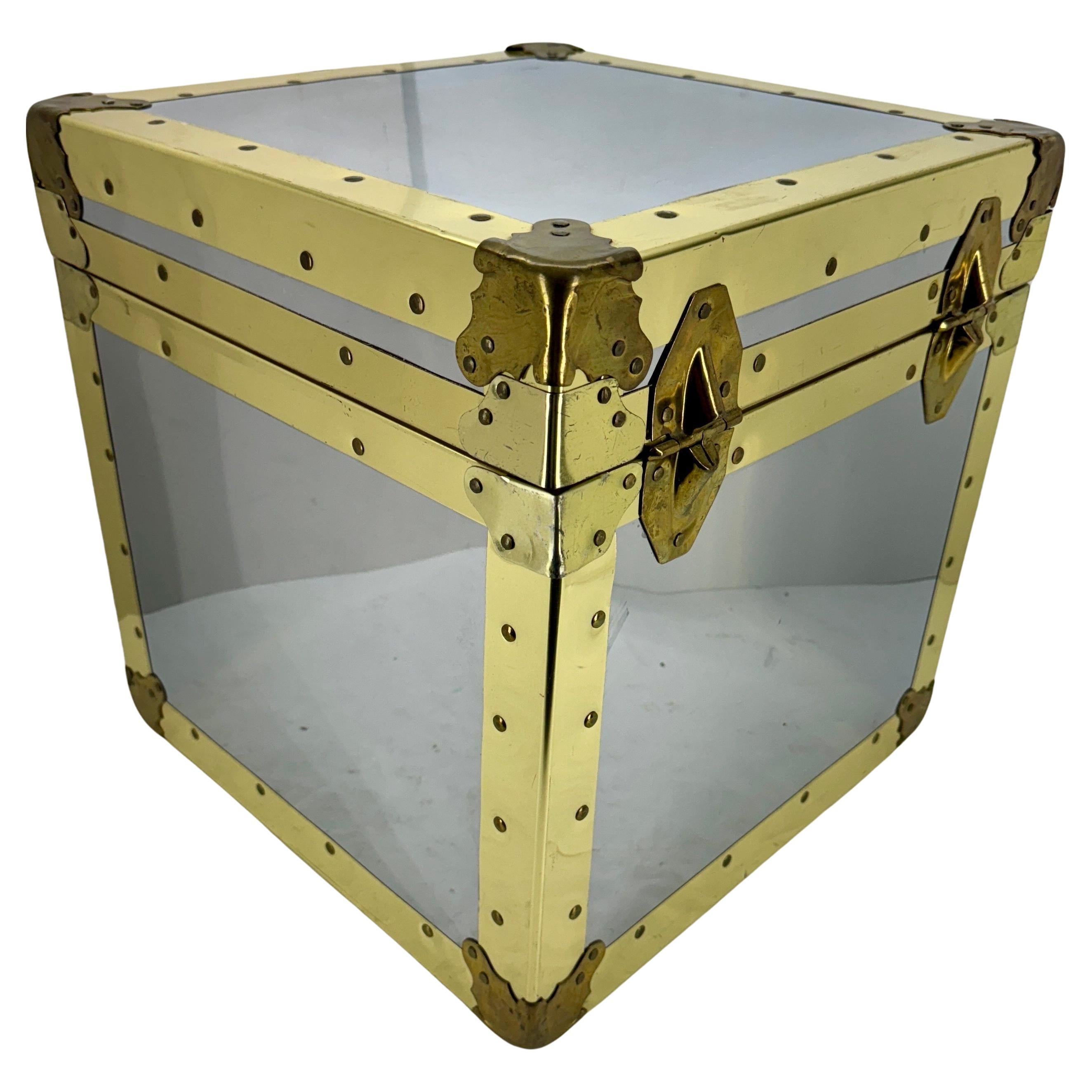 Tavolino a forma di tronco quadrato in ottone cromato di metà secolo in vendita 2