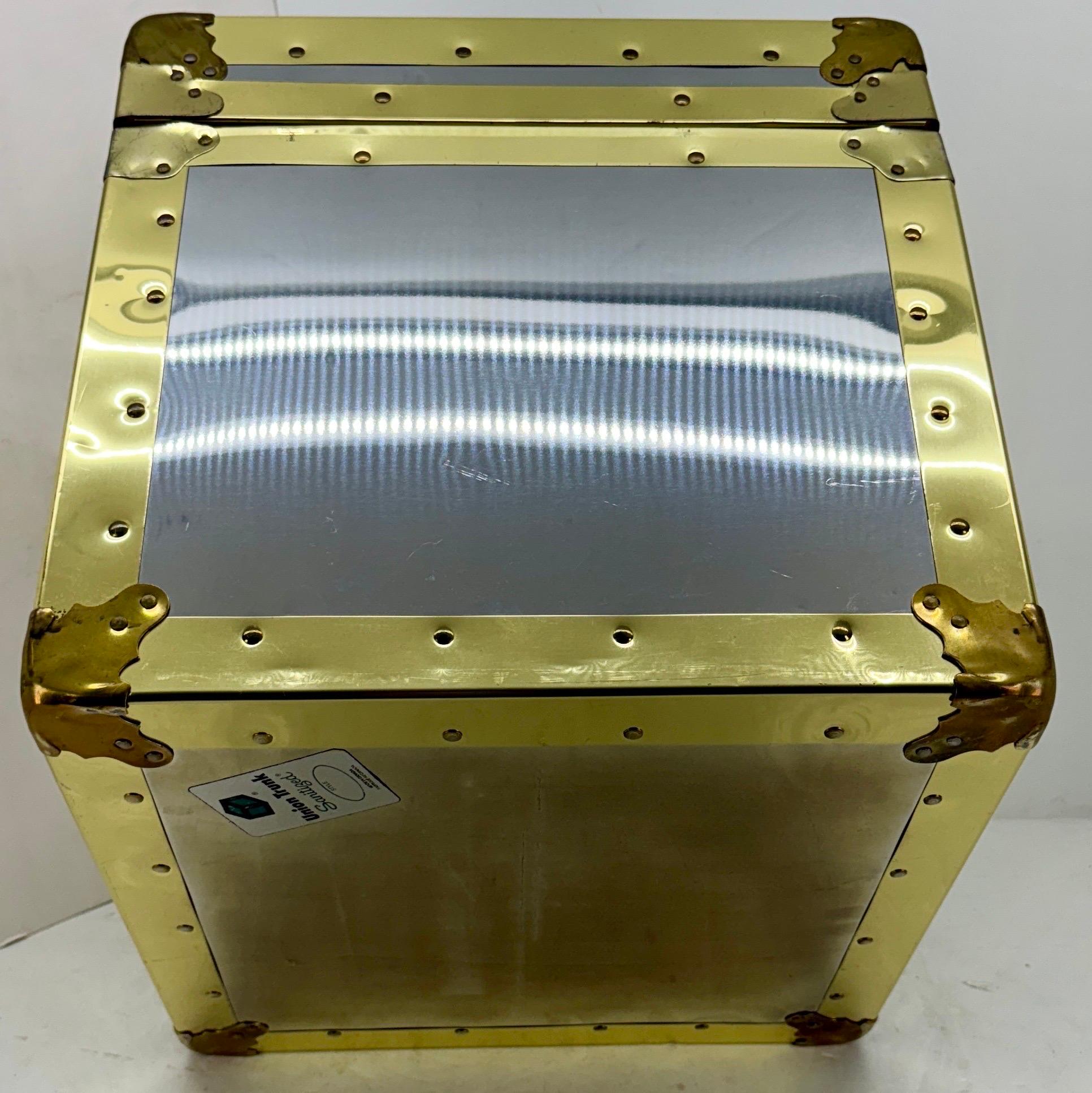 Tavolino a forma di tronco quadrato in ottone cromato di metà secolo in vendita 10