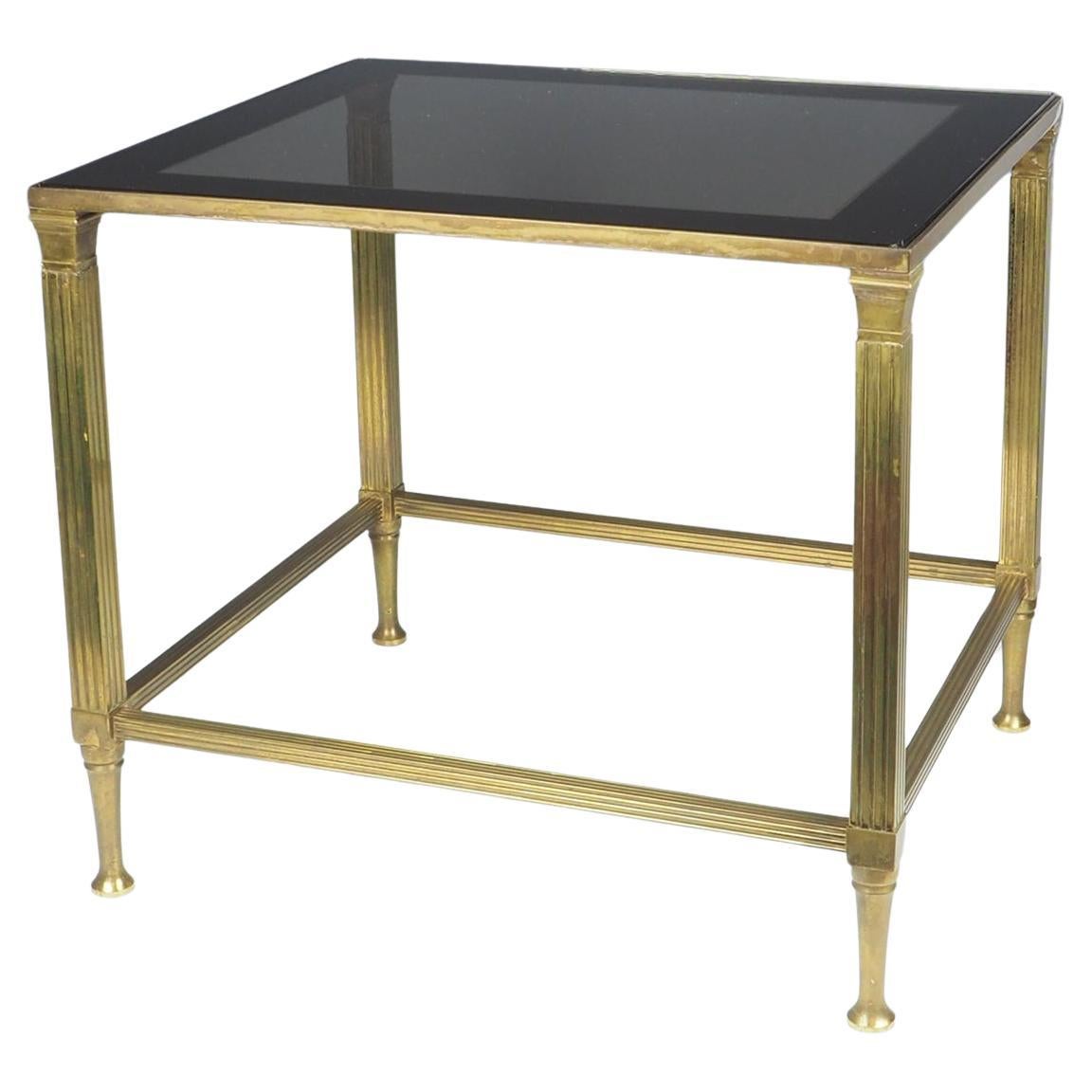 Table basse / d'appoint en laiton du milieu du siècle en vente