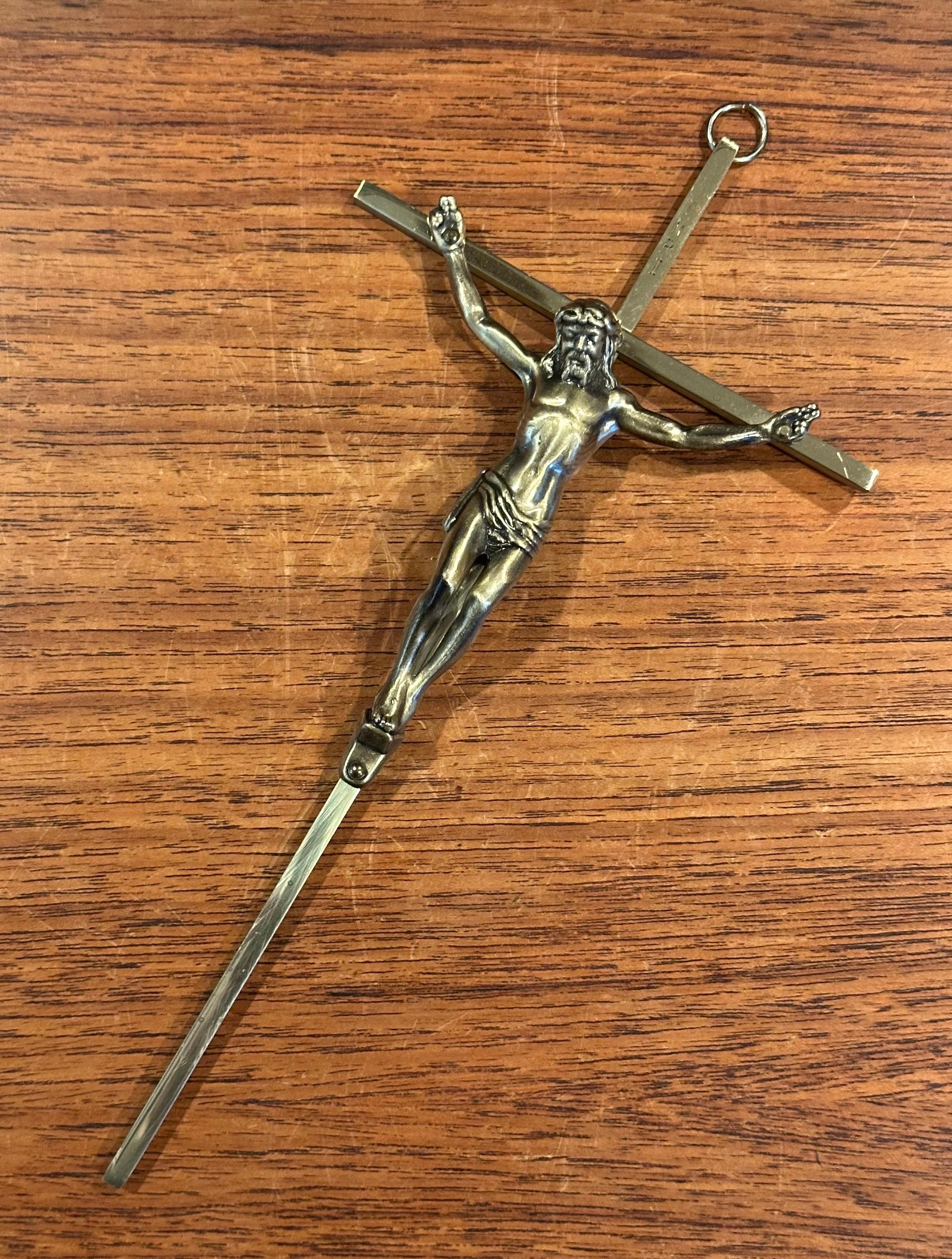 Mid-Century Brass Crucifix In Good Condition For Sale In San Diego, CA