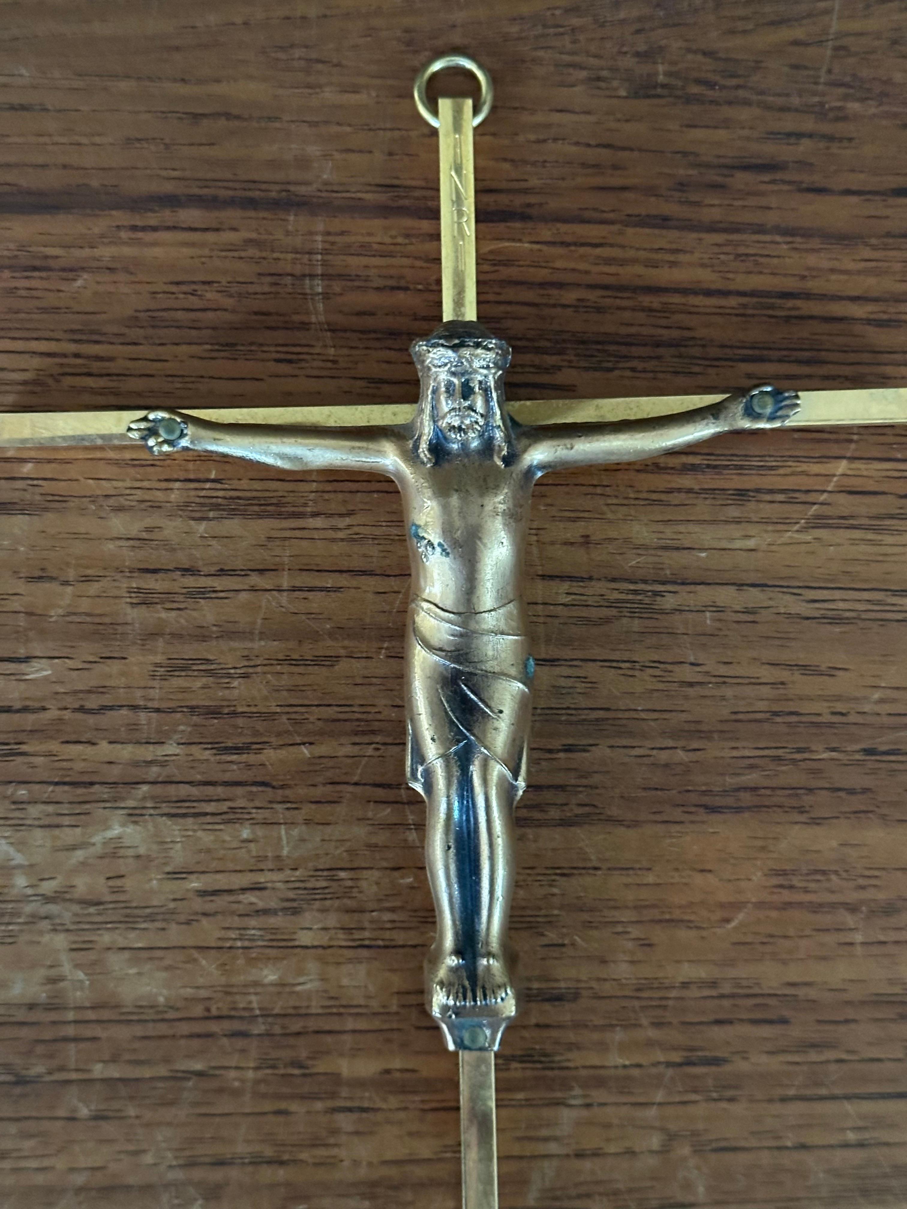 Messingkruzifix aus der Mitte des Jahrhunderts im Zustand „Gut“ im Angebot in San Diego, CA