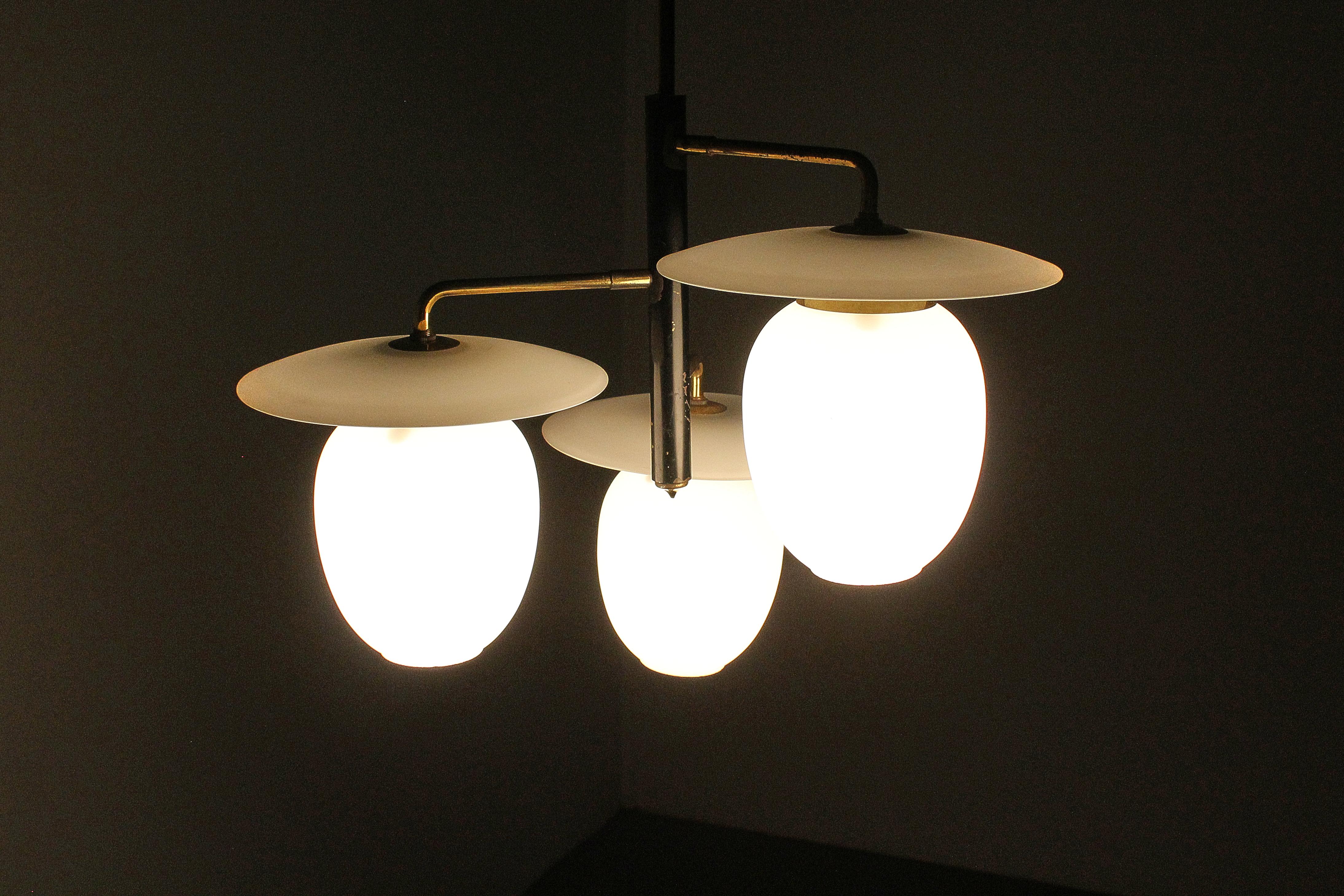 Mid-Century Brass & Curved Glass Chandelier 40s Italy in vendita 11