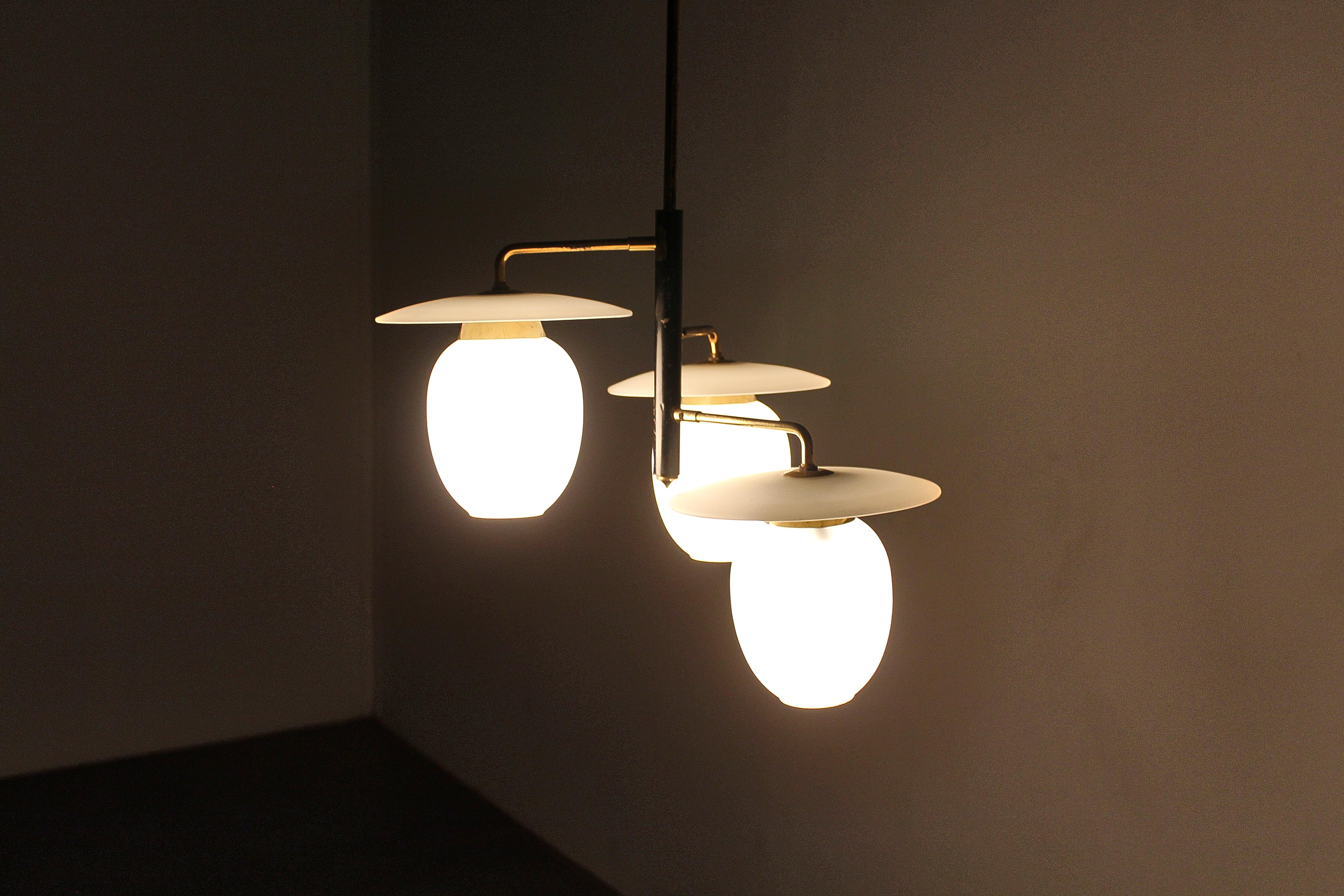 Mid-Century Brass & Curved Glass Chandelier 40s Italy in vendita 12