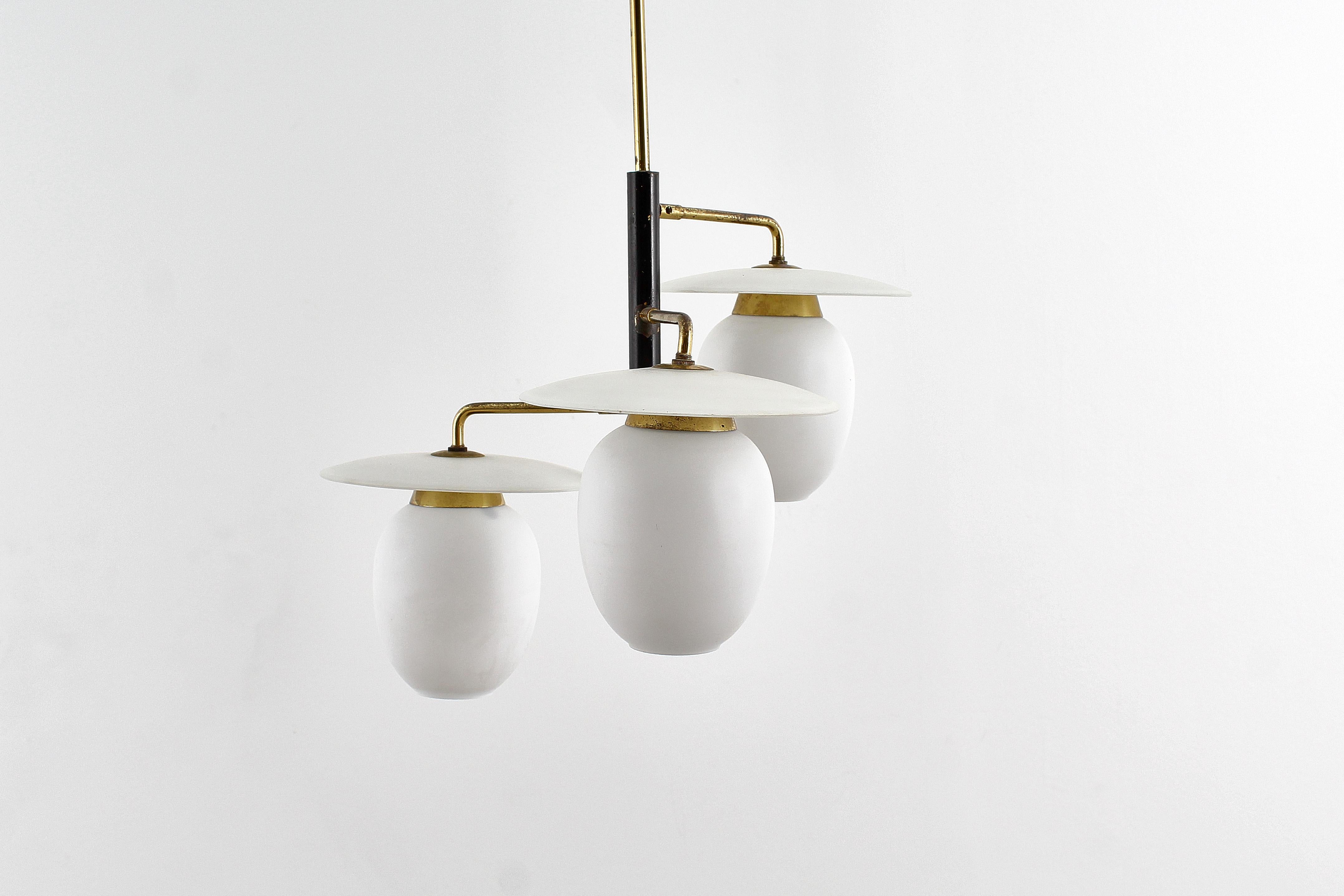 Ottone Mid-Century Brass & Curved Glass Chandelier 40s Italy in vendita