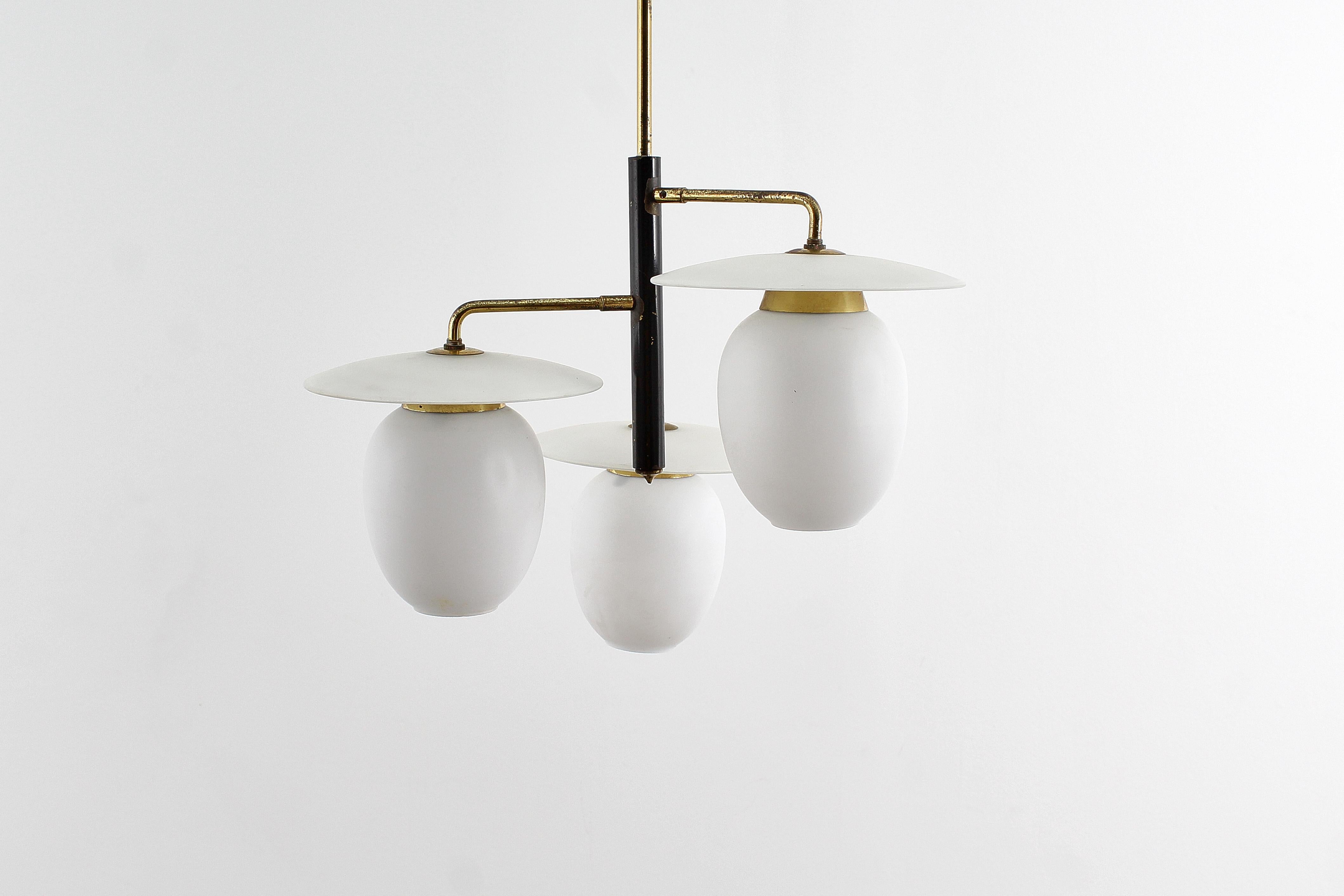Mid-Century Brass & Curved Glass Chandelier 40s Italy in vendita 2