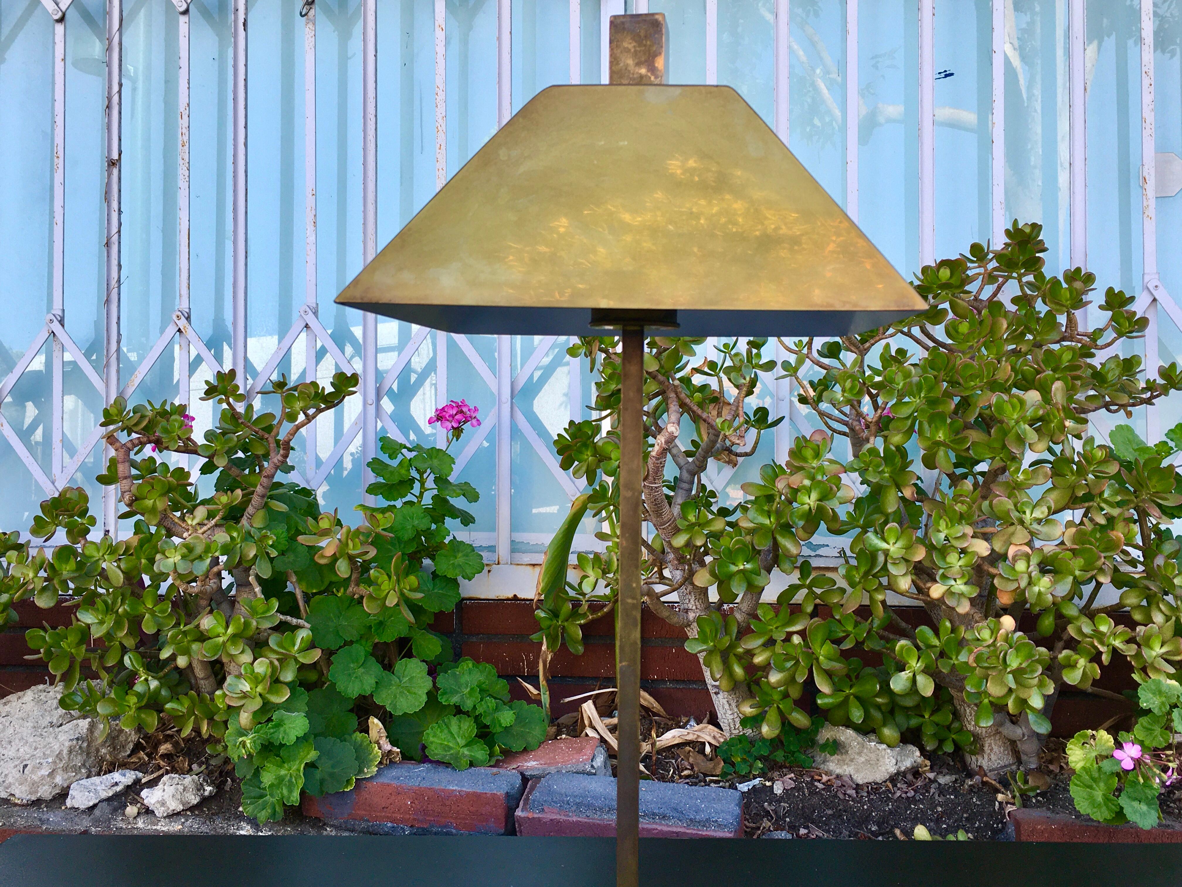Mid Century Brass Desk Lamp Style After Curtis Jere In Good Condition For Sale In North Hollywood, CA