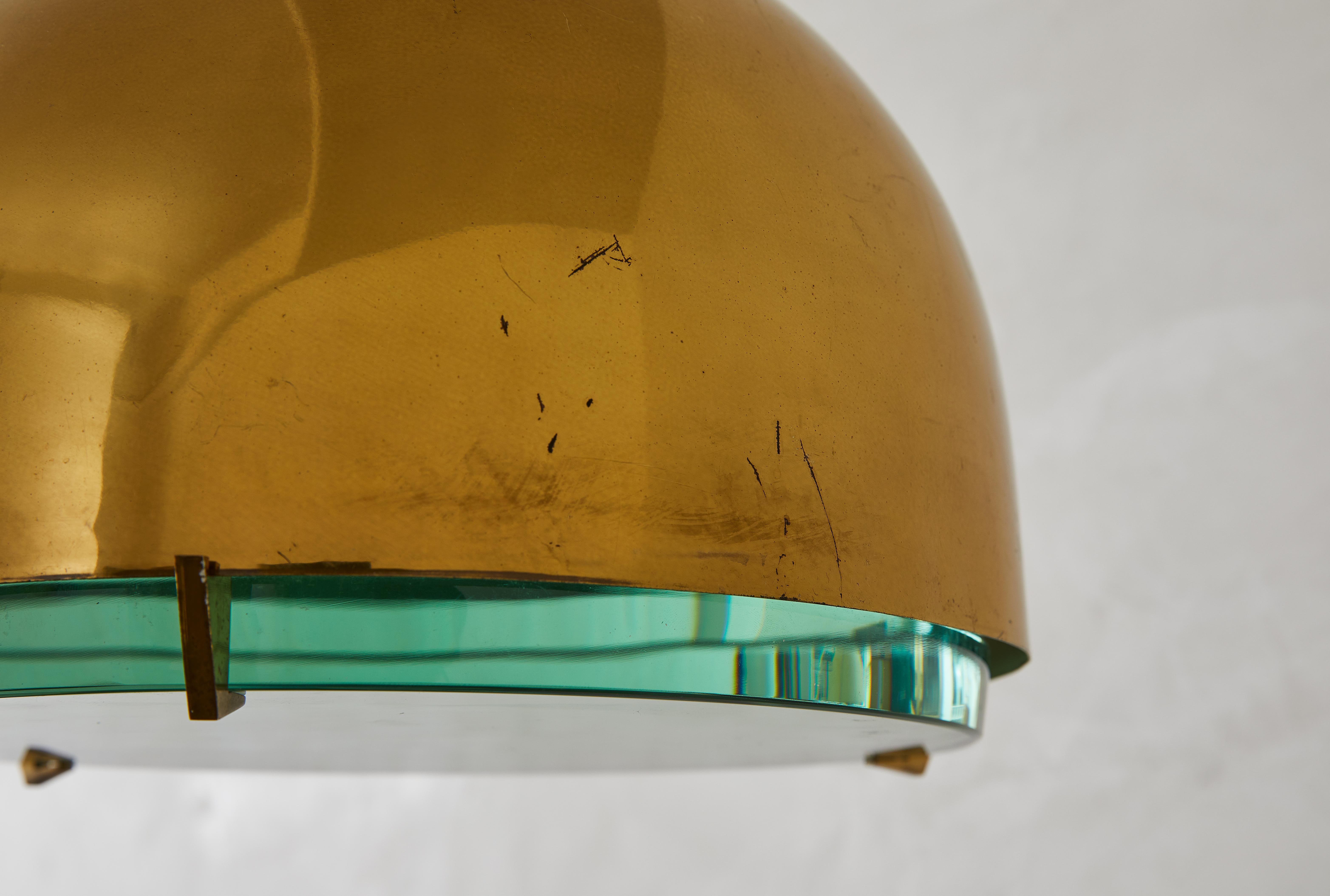 XX secolo Lampada a sospensione a cupola in ottone di metà secolo, modello 2409 di Max Ingrand per Fontana Arte in vendita