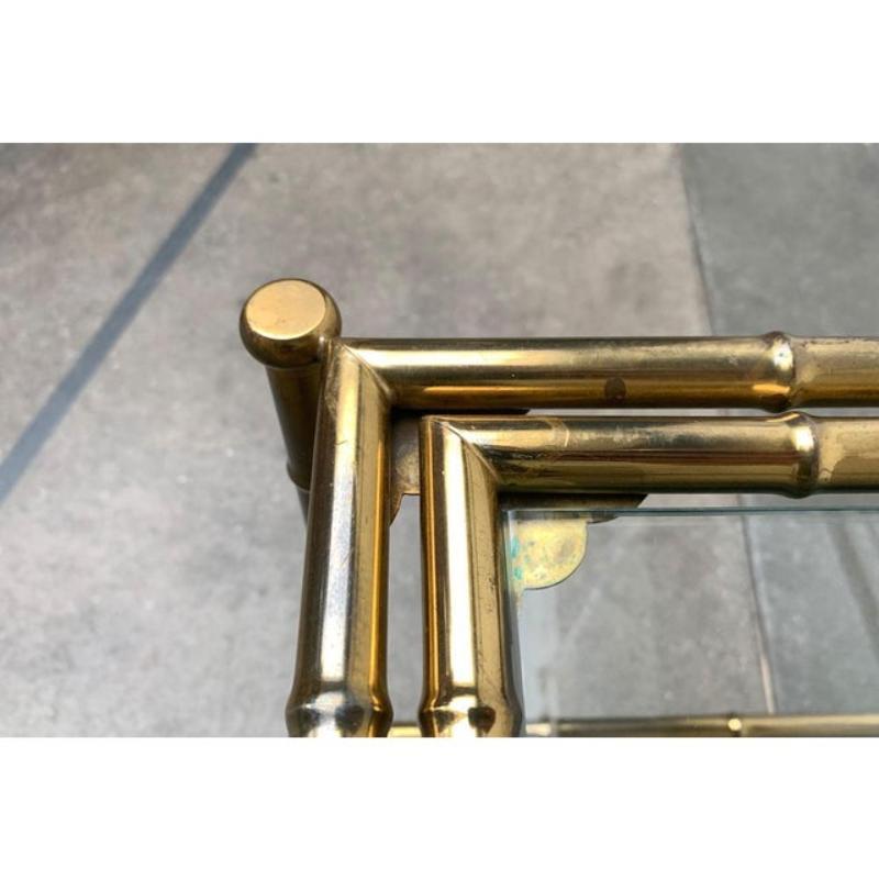 Chariot de service ou table d'appoint en laiton et faux bambou du milieu du siècle, années 1960 en vente 6