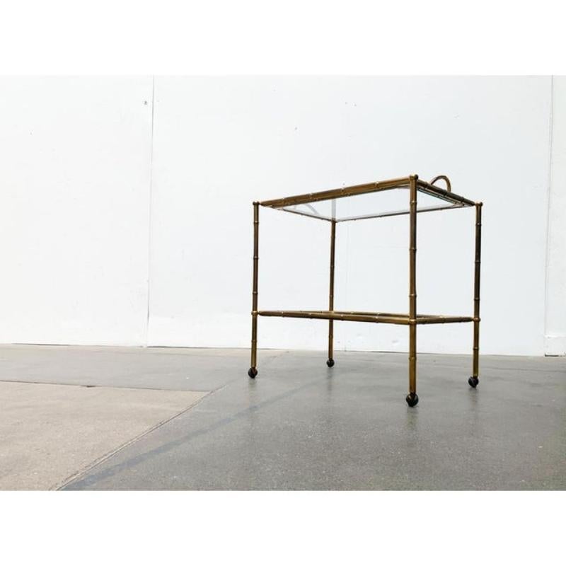 Chariot de service ou table d'appoint en laiton et faux bambou du milieu du siècle, années 1960 en vente 2
