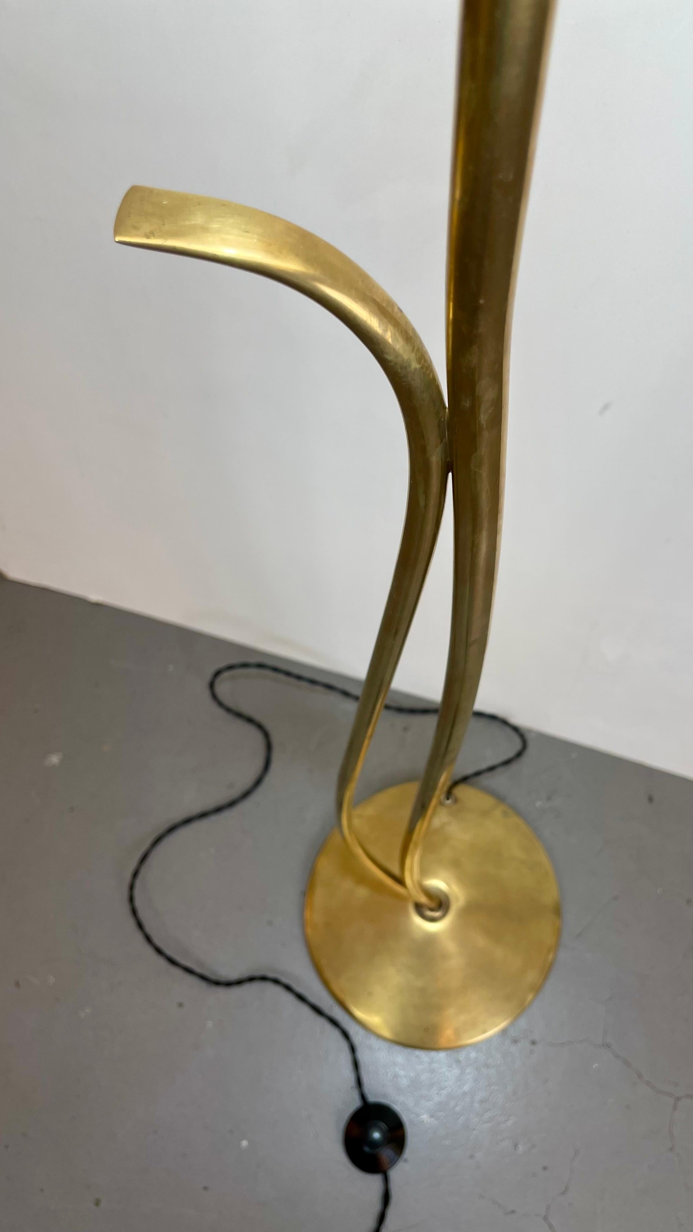 Lampadaire en laiton du milieu du siècle, années 1950 en vente 3
