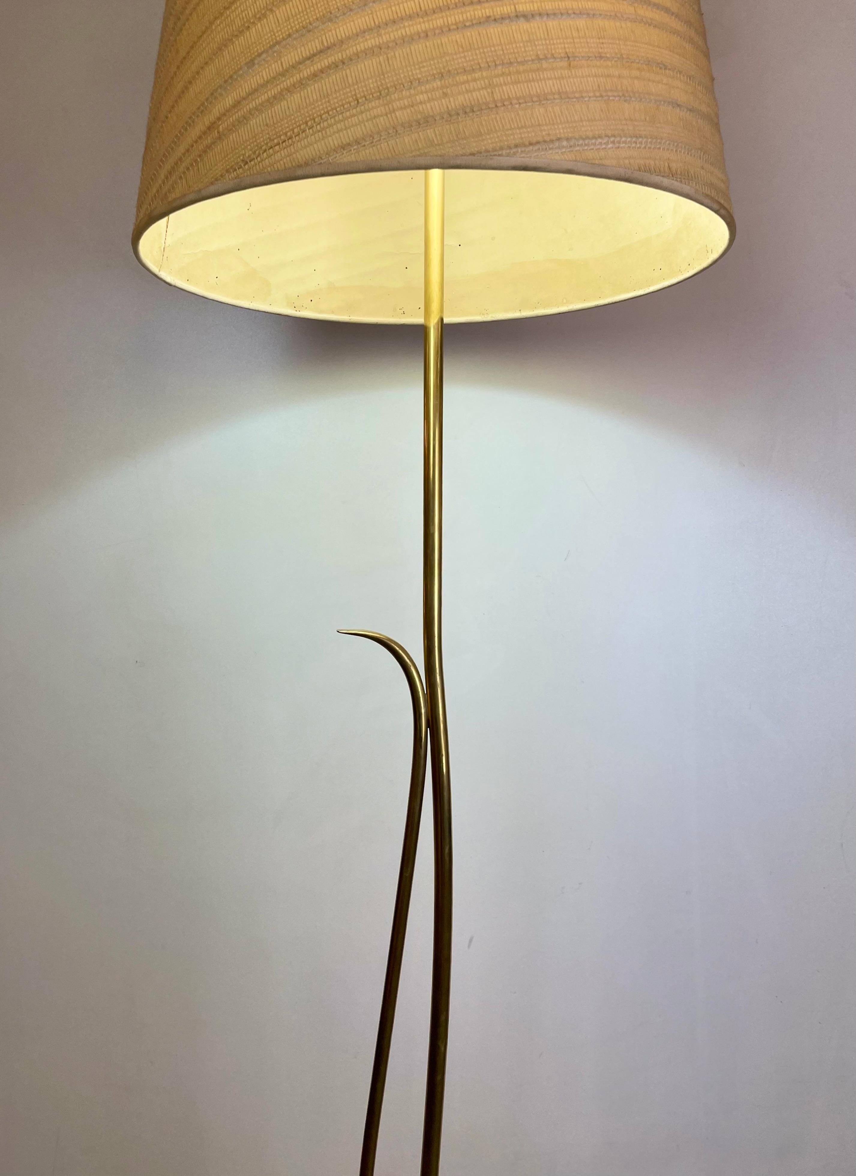 Lampadaire en laiton du milieu du siècle, années 1950 Bon état - En vente à Brussel, BE