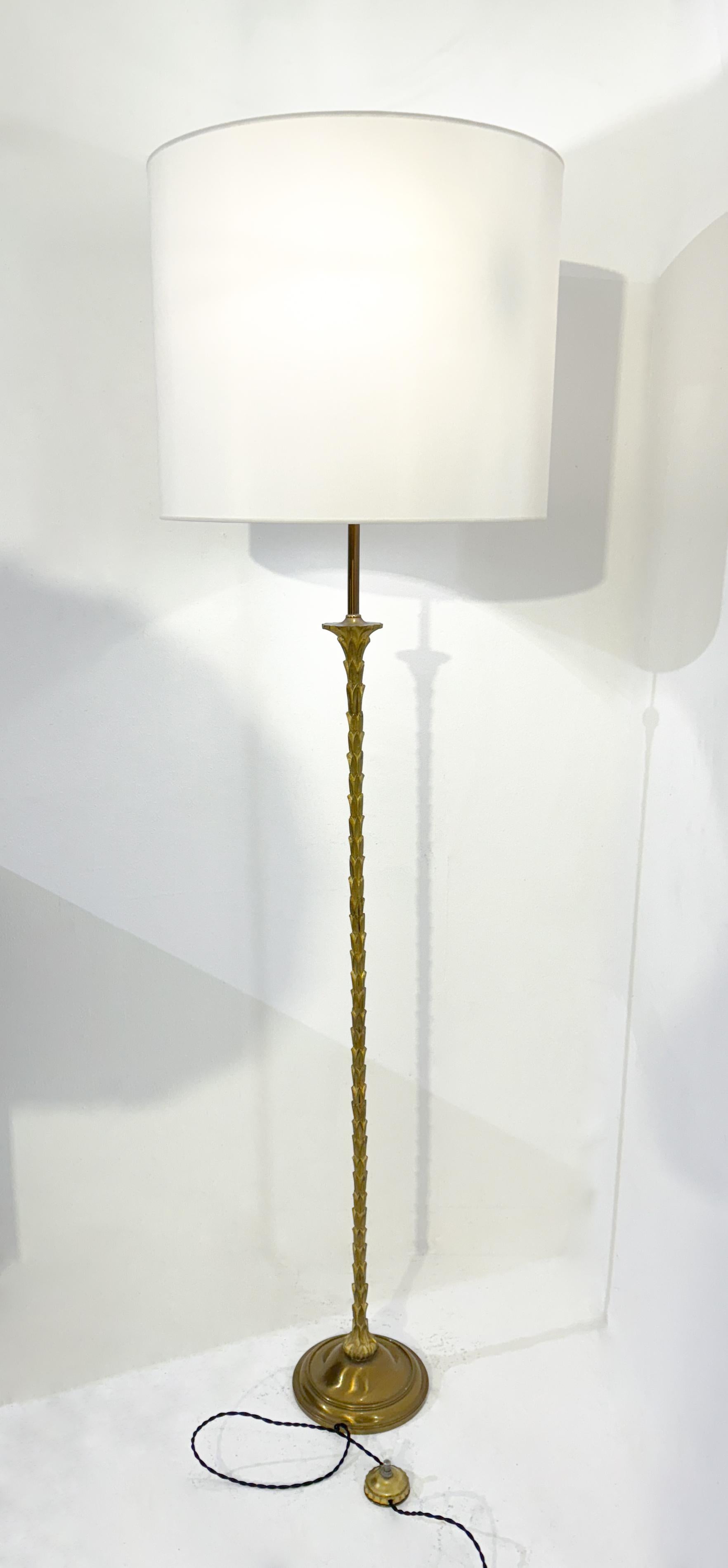 Messing-Stehlampe aus der Mitte des Jahrhunderts von Maison Baguès, Frankreich, 1950er Jahre im Angebot 1