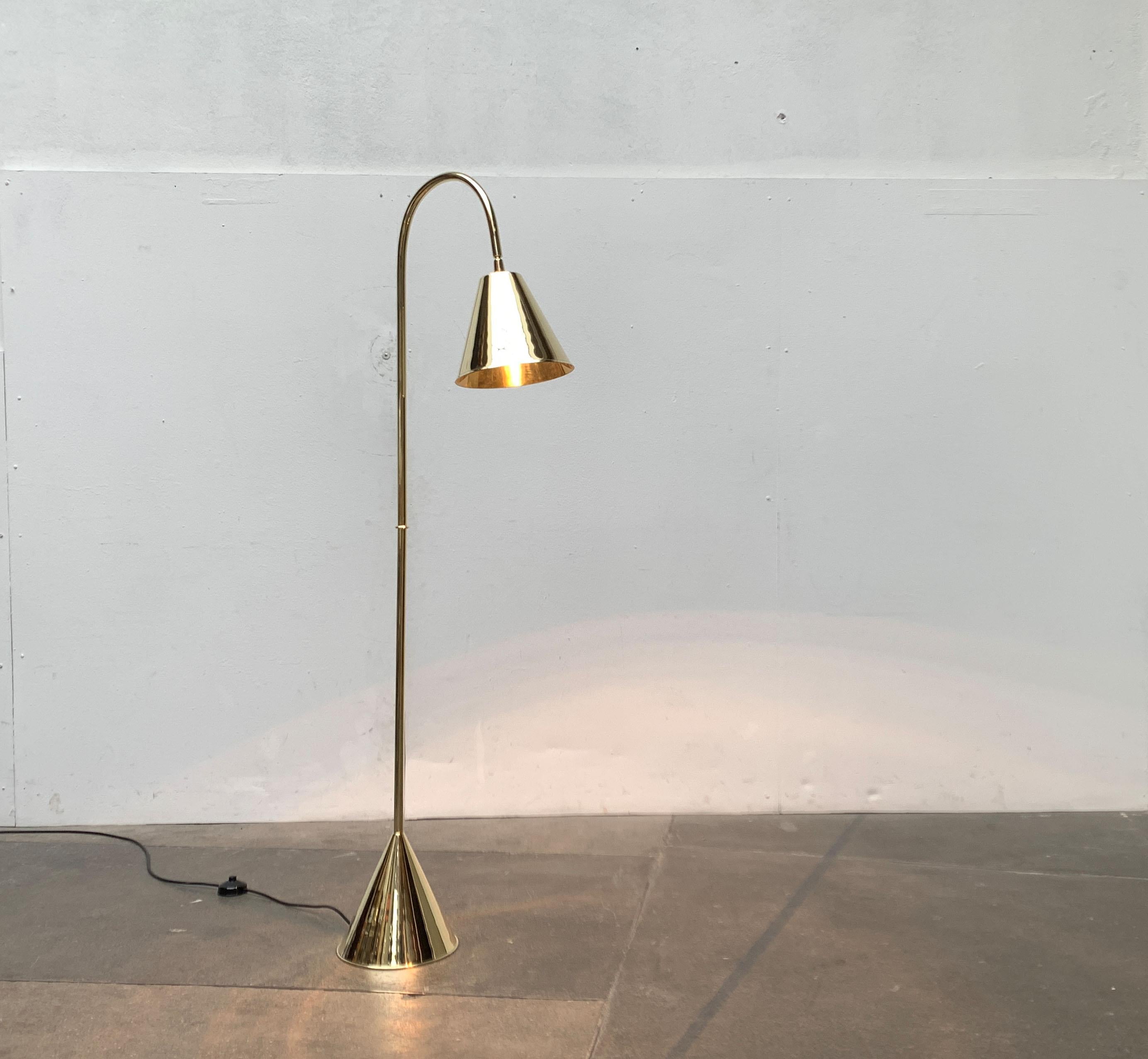 Lampada da terra in ottone di metà secolo nello stile di Jacques Adnet per Valenti, Spagna in vendita 4