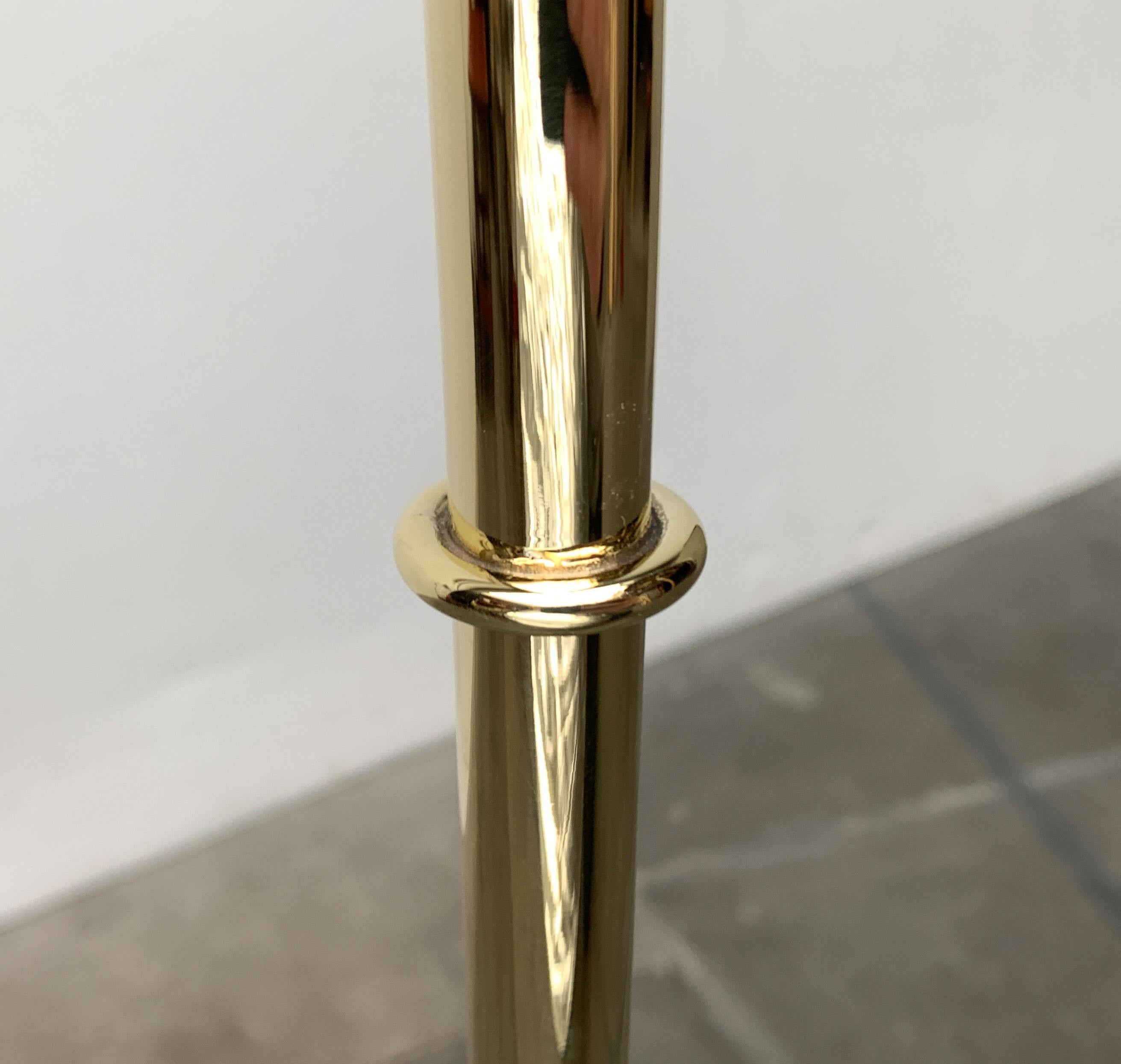 Metallo Lampada da terra in ottone di metà secolo nello stile di Jacques Adnet per Valenti, Spagna in vendita