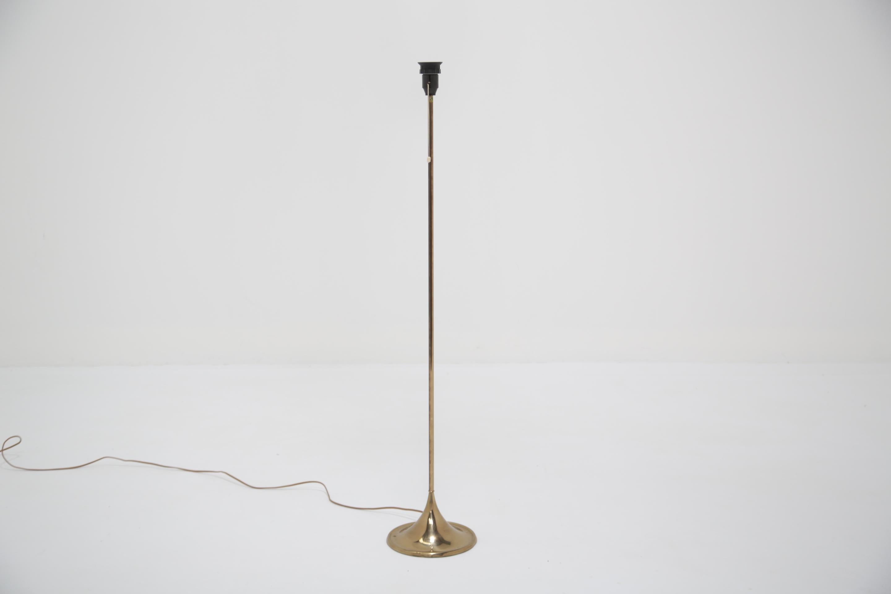 Lampadaire en laiton du milieu du siècle Model No. G-025 par Alf Svensson pour Bergboms, 1960. en vente 4