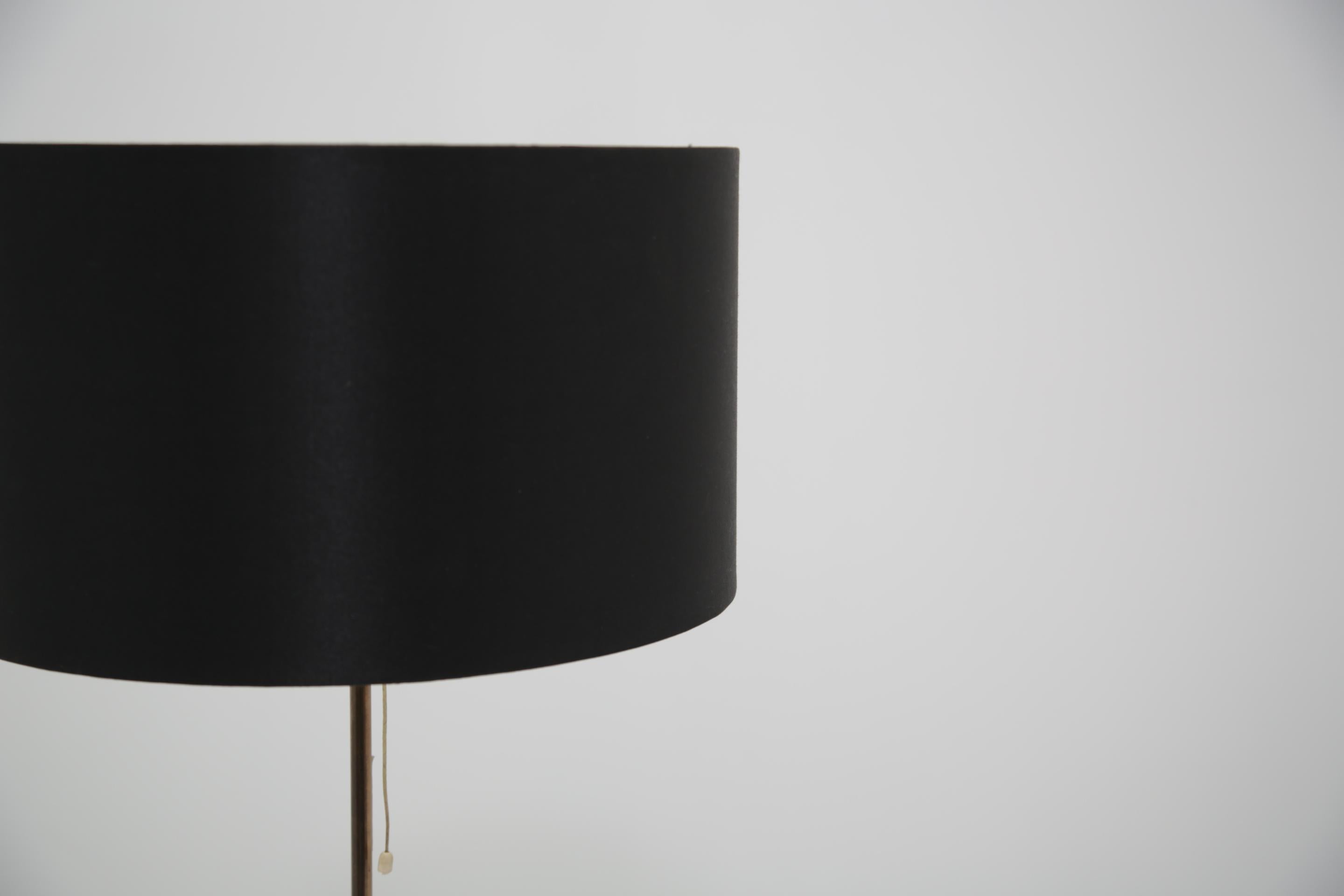 Laiton Lampadaire en laiton du milieu du siècle Model No. G-025 par Alf Svensson pour Bergboms, 1960. en vente