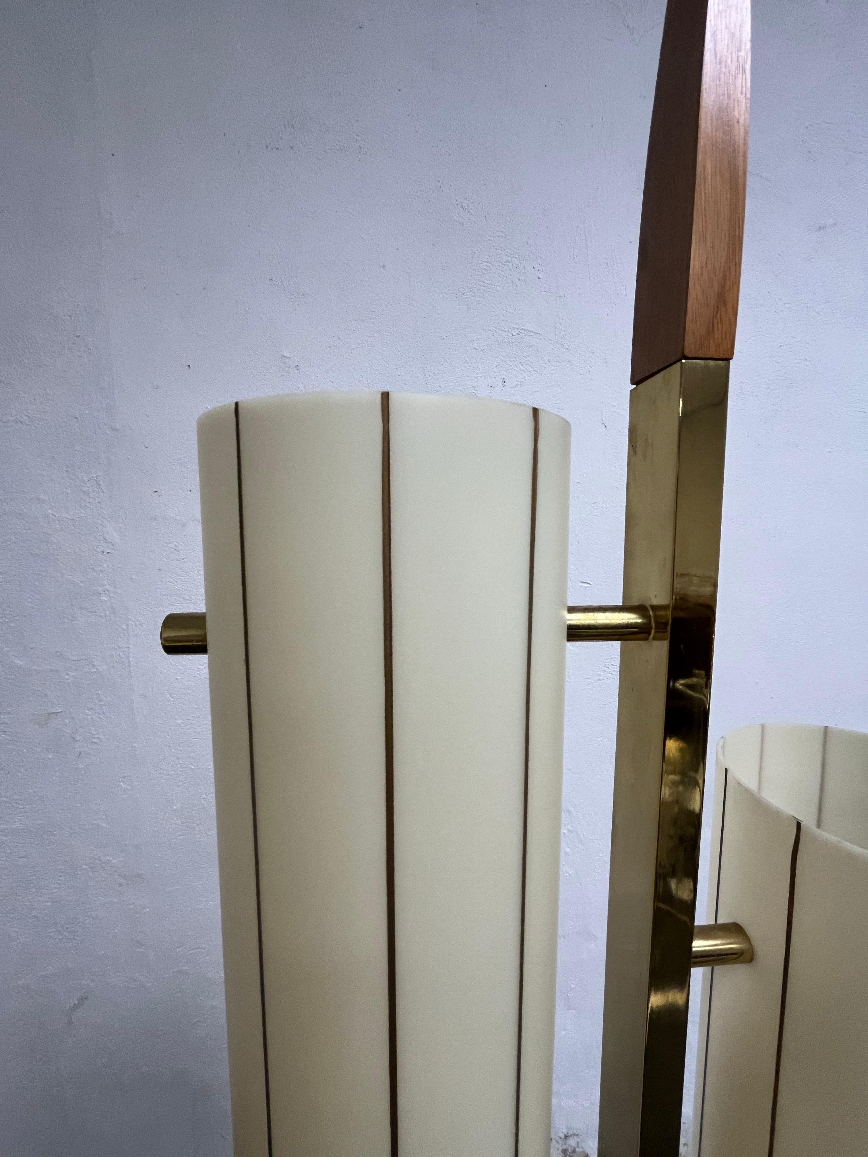 Americano Lampada da terra in ottone del metà secolo scorso Parzinger Laurel Thurston in vendita