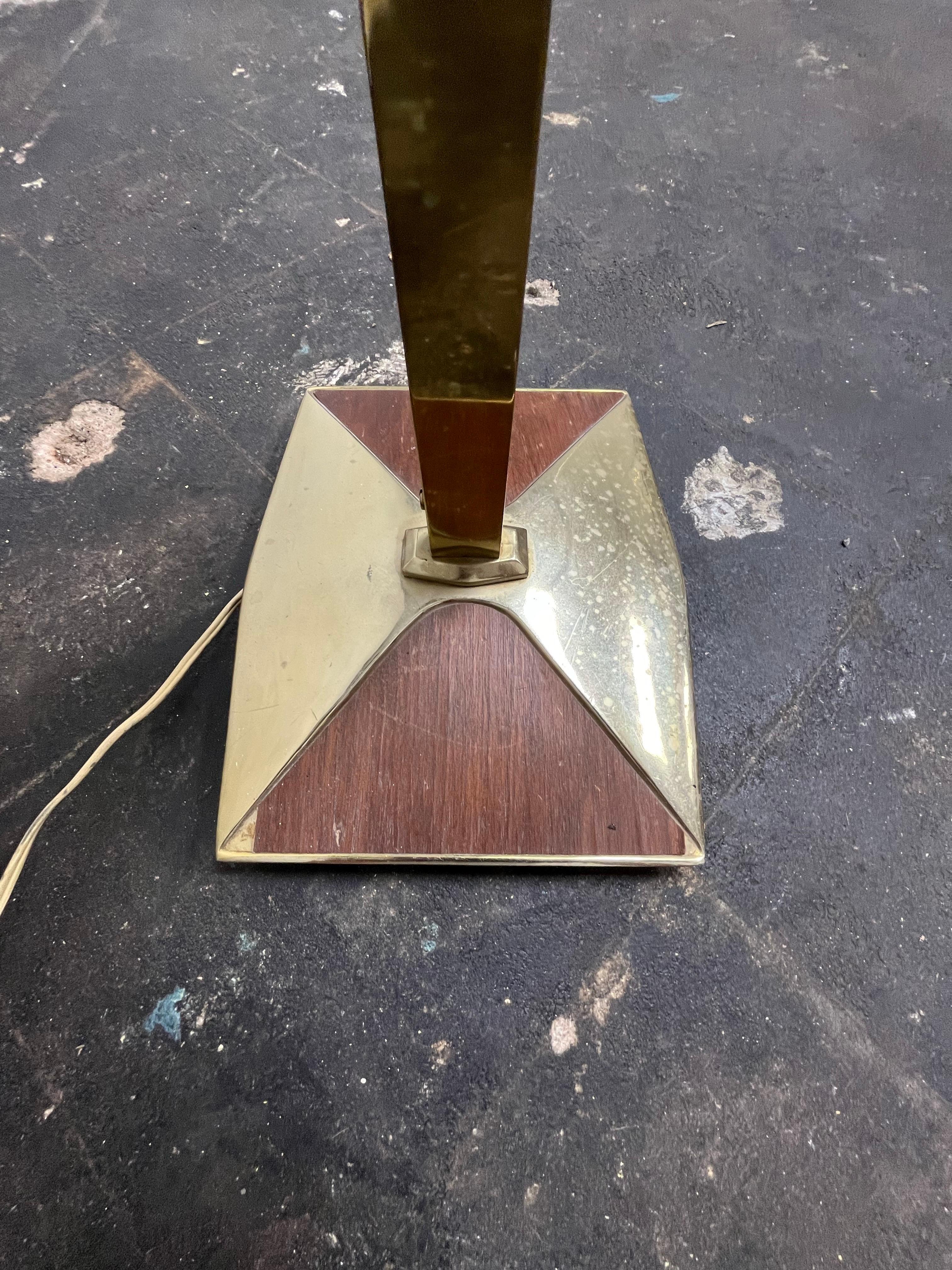 Lampada da terra in ottone del metà secolo scorso Parzinger Laurel Thurston in vendita 2