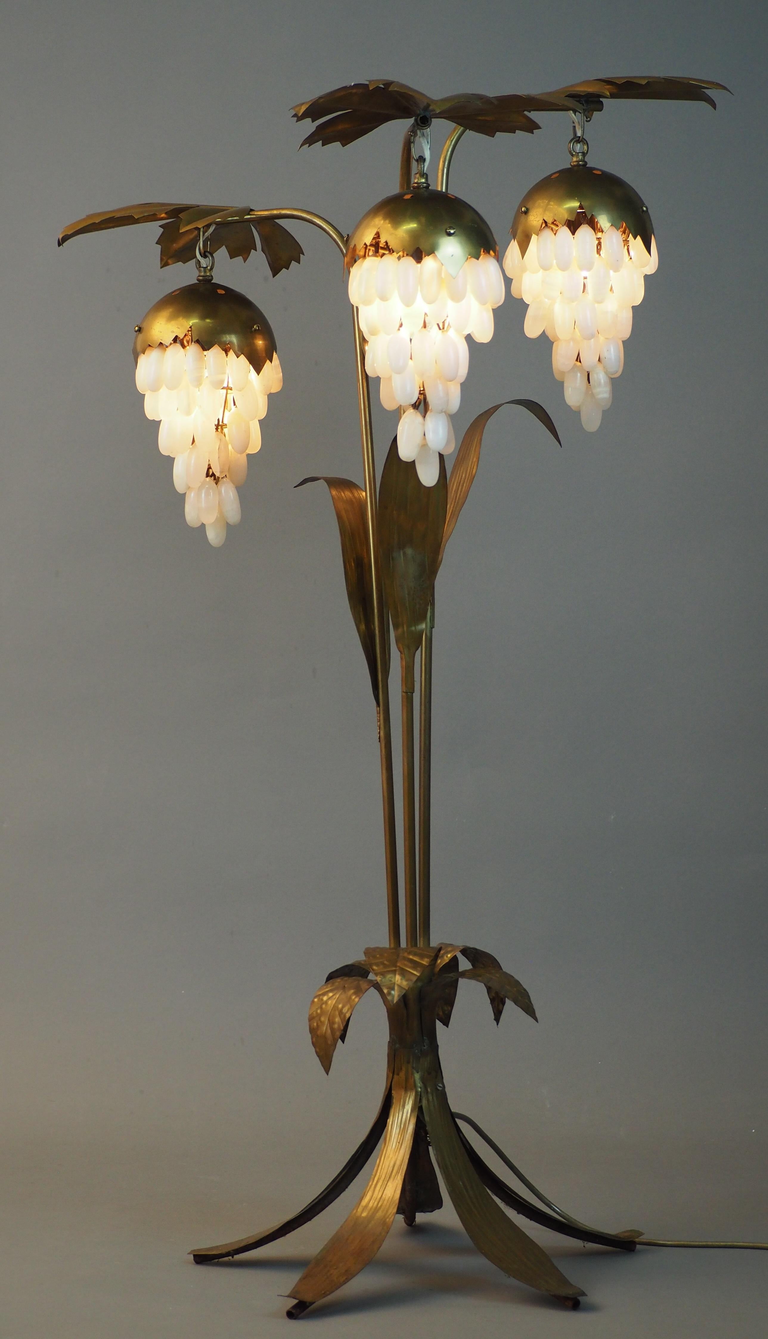 A wonderful Italian or German floor lamp with original alabaster grapes shades.
A very interesting design, hand - crafted in the 1950s.
Lamp socket: 3 x e14
Rewired for US standards.