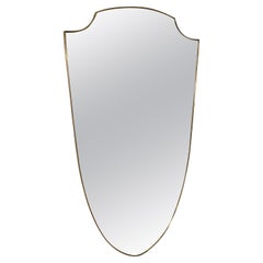 Specchio da parete a forma di scudo con cornice in ottone di metà secolo