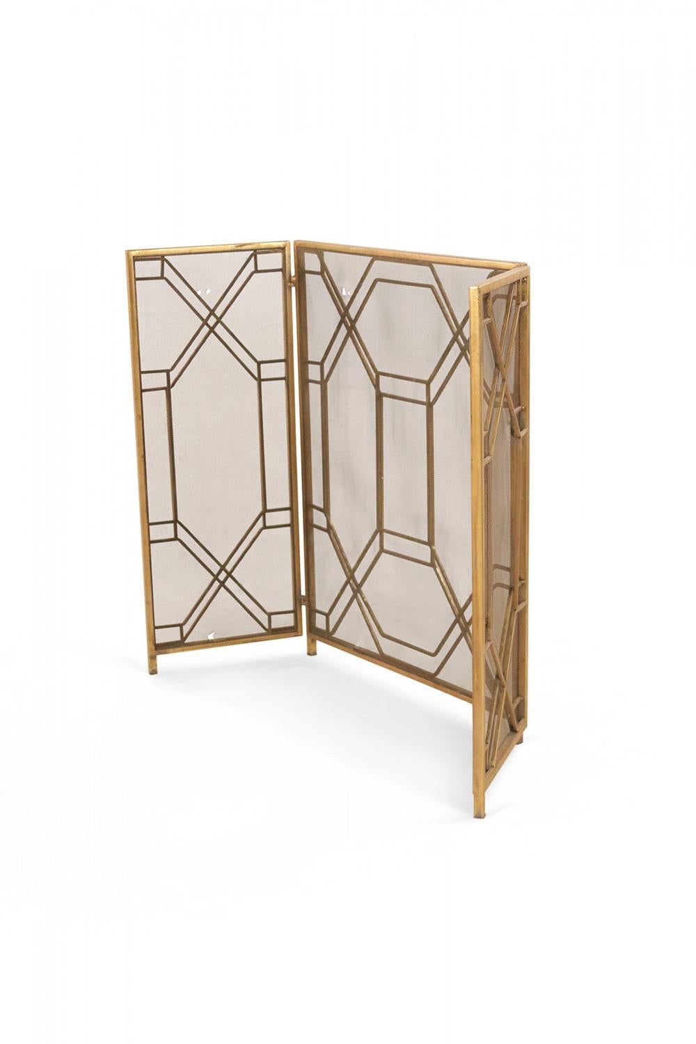 Mid-Century Messing gerahmt Tri-Fold Kaminschirm (20. Jahrhundert) im Angebot