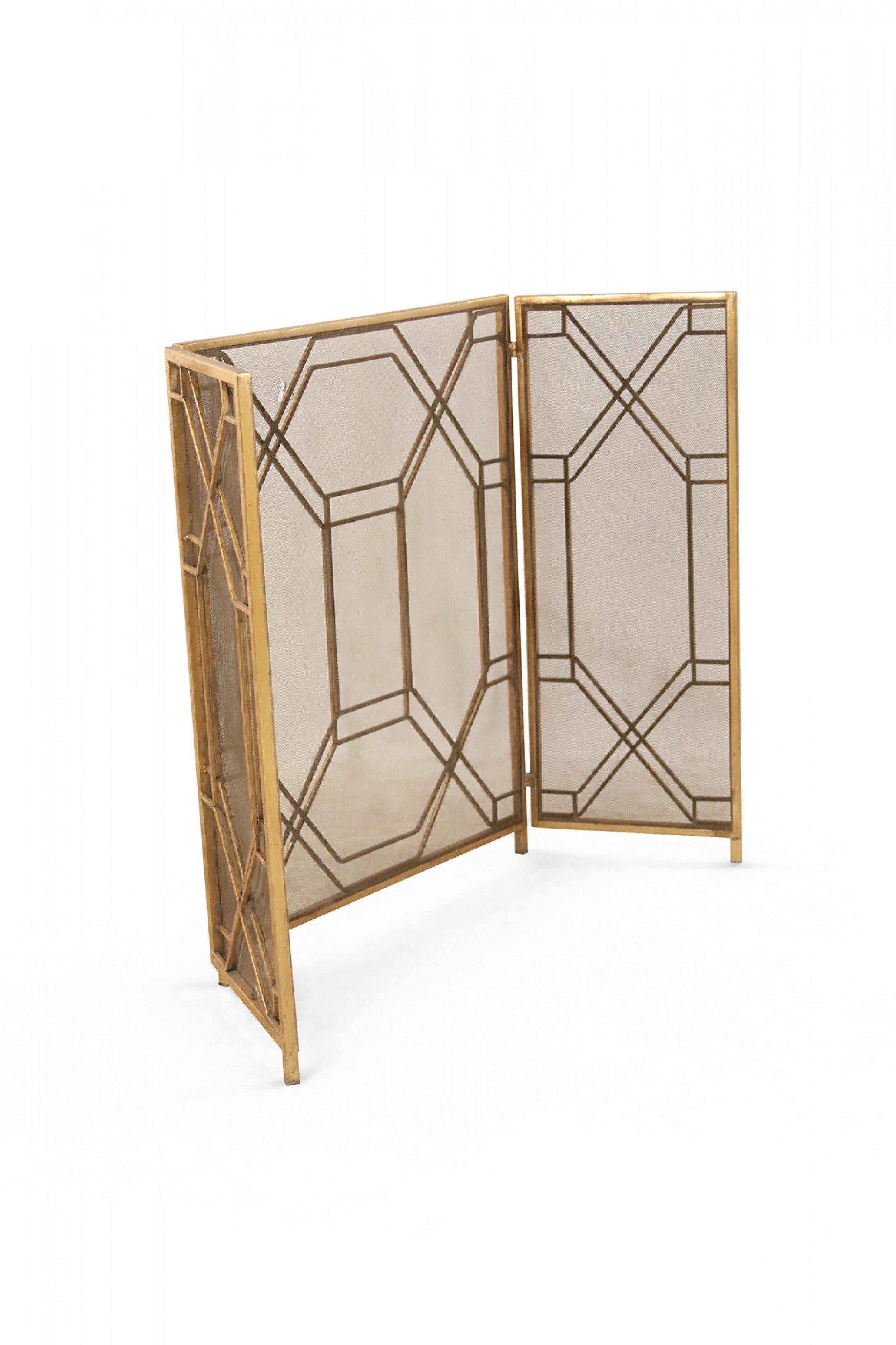 Mid-Century Brass Framed Tri-Fold Fire Screen In Good Condition For Sale In New York, NY