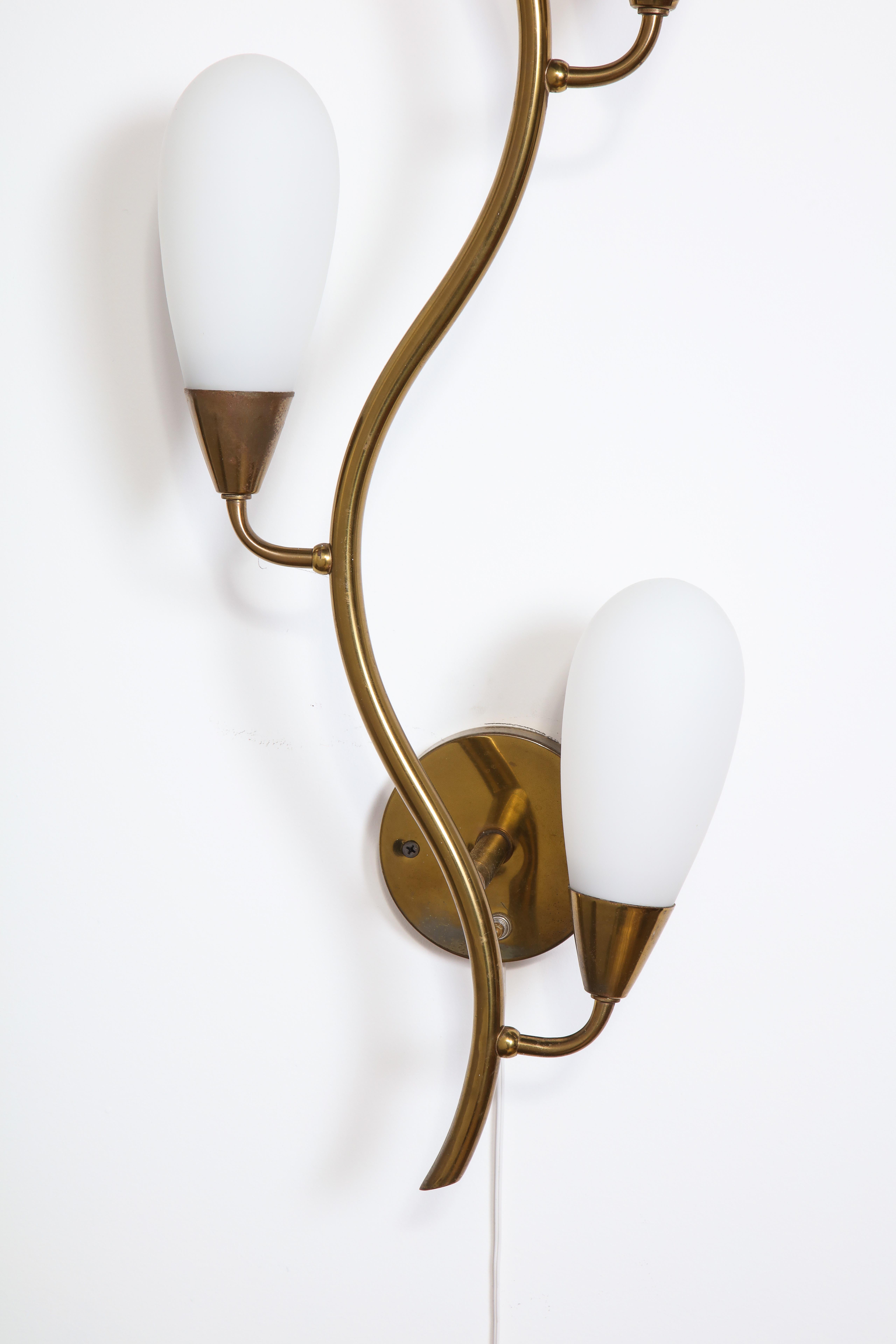 Italian Midcentury Brass and Frosted Glass Shade Wall Light, Italy 1950s