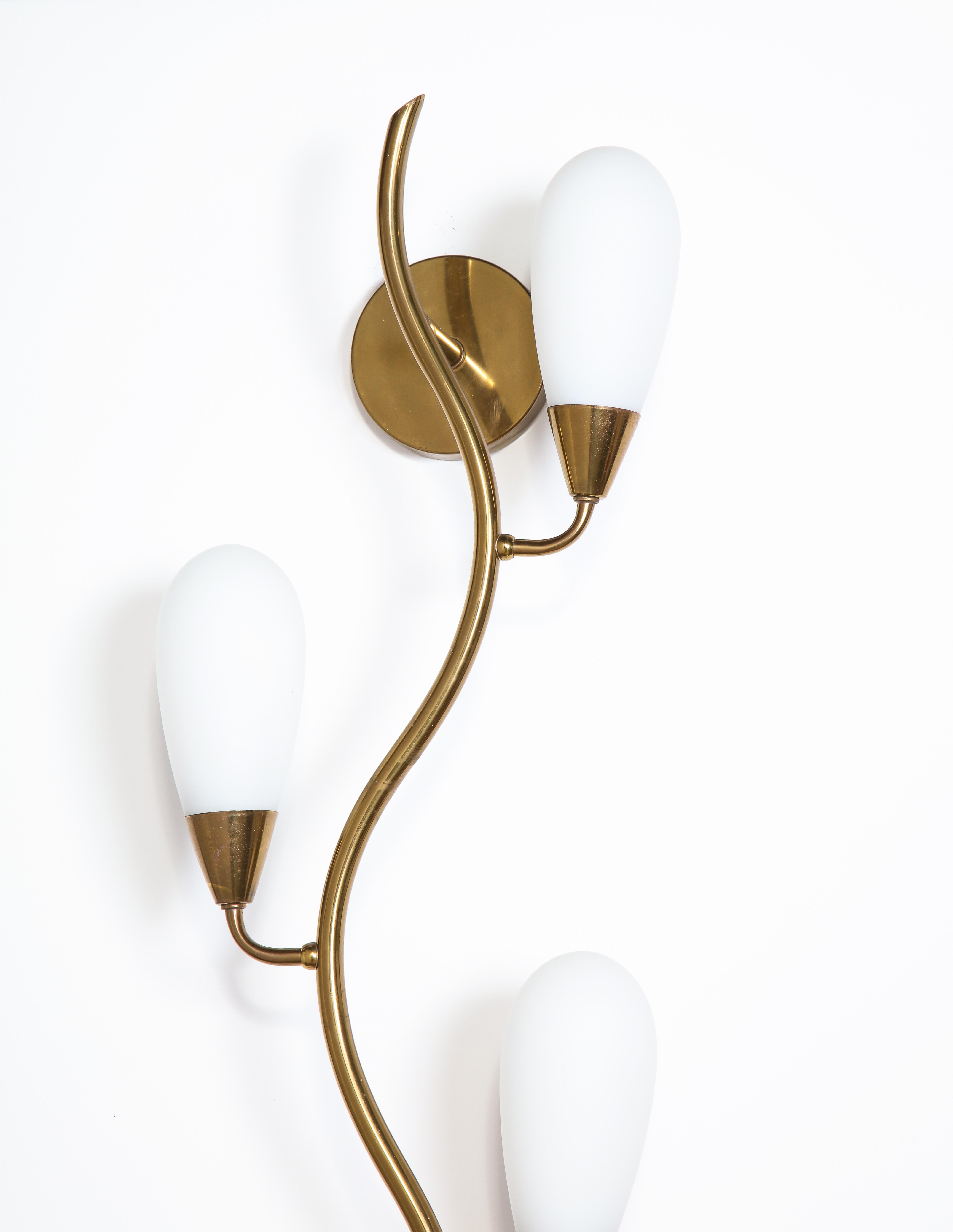 Midcentury Brass and Frosted Glass Shade Wall Light, Italy 1950s 1