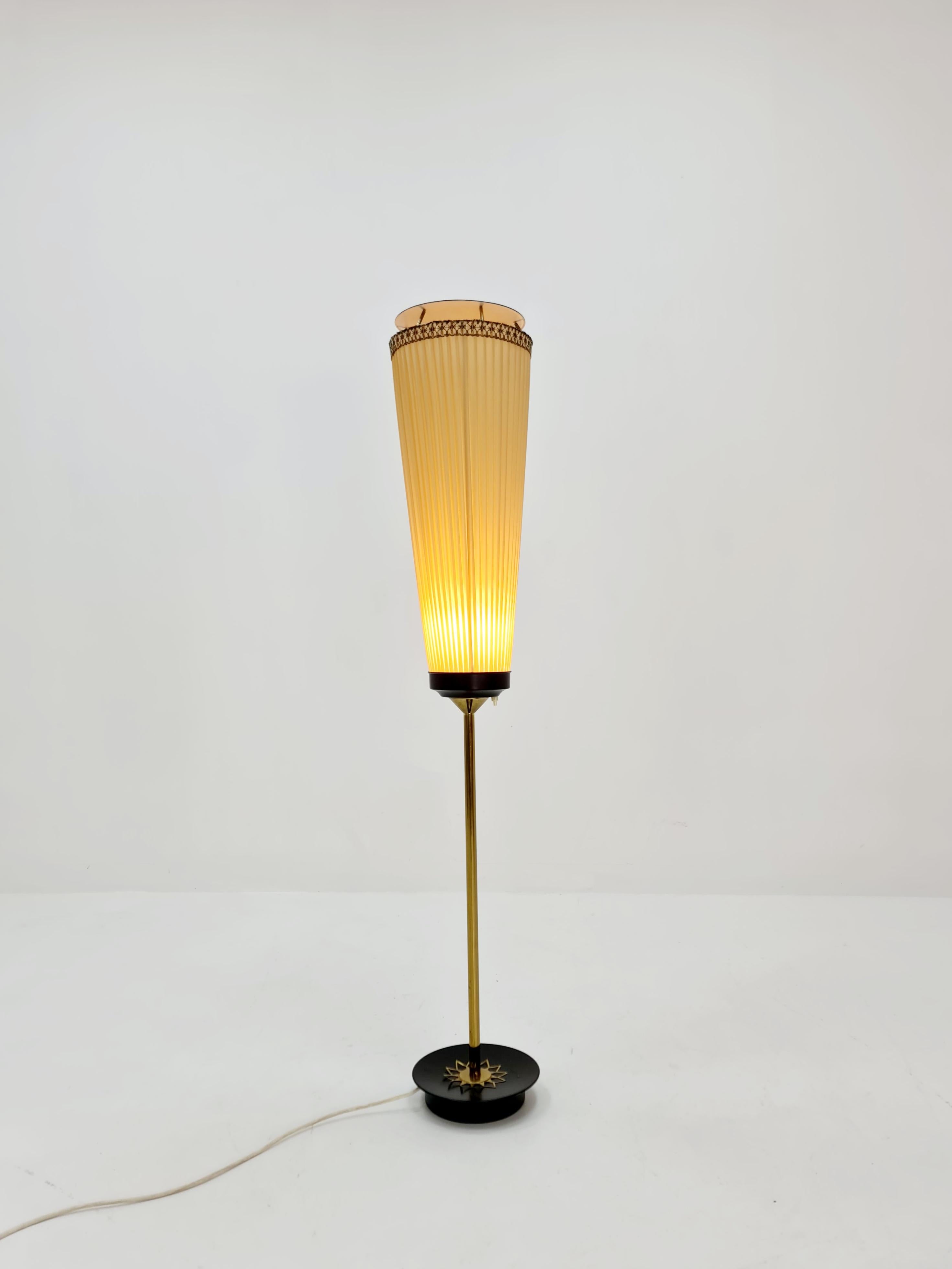 Mid century brass German floor lamp, 1960s For Sale 2
