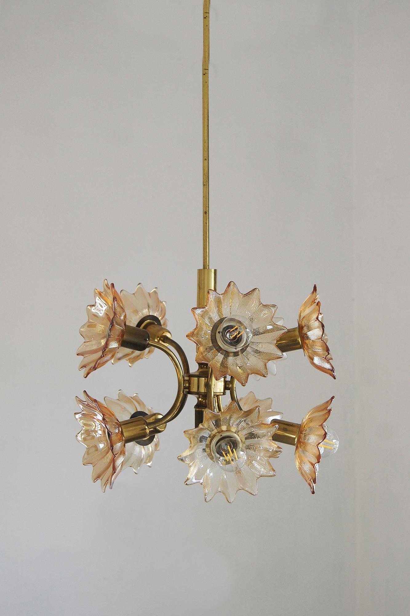 Mid-Century moderno Lampada da soffitto di metà secolo in ottone e vetro di Sische Leuchten in vendita