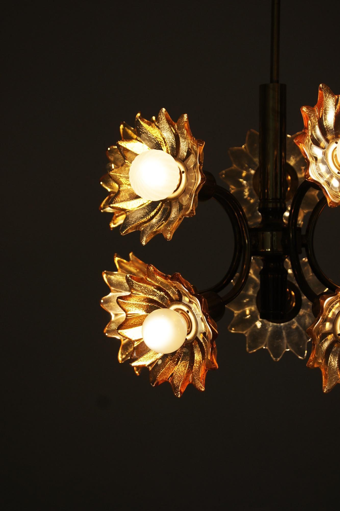 Lampada da soffitto di metà secolo in ottone e vetro di Sische Leuchten in vendita 2