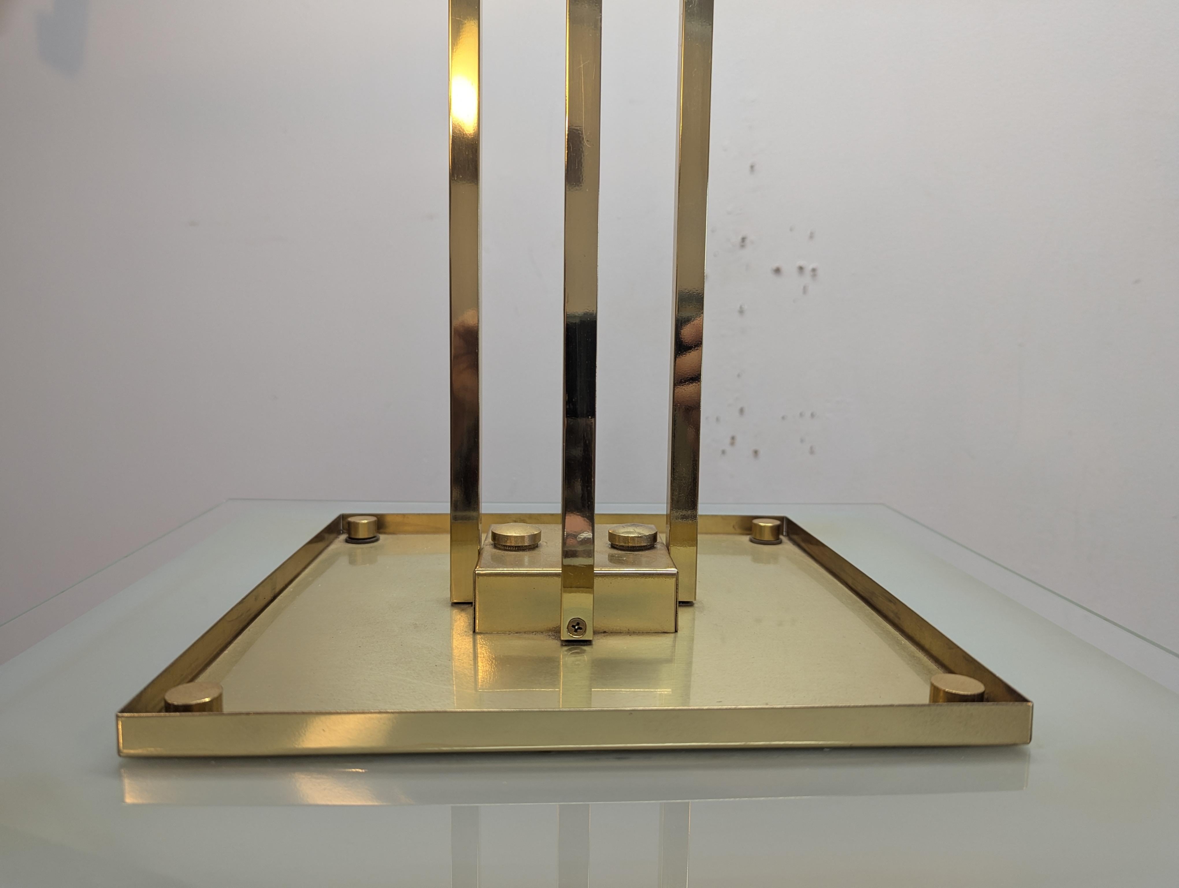 Lustre en laiton et verre du milieu du siècle à la manière de PETITOT en vente 2