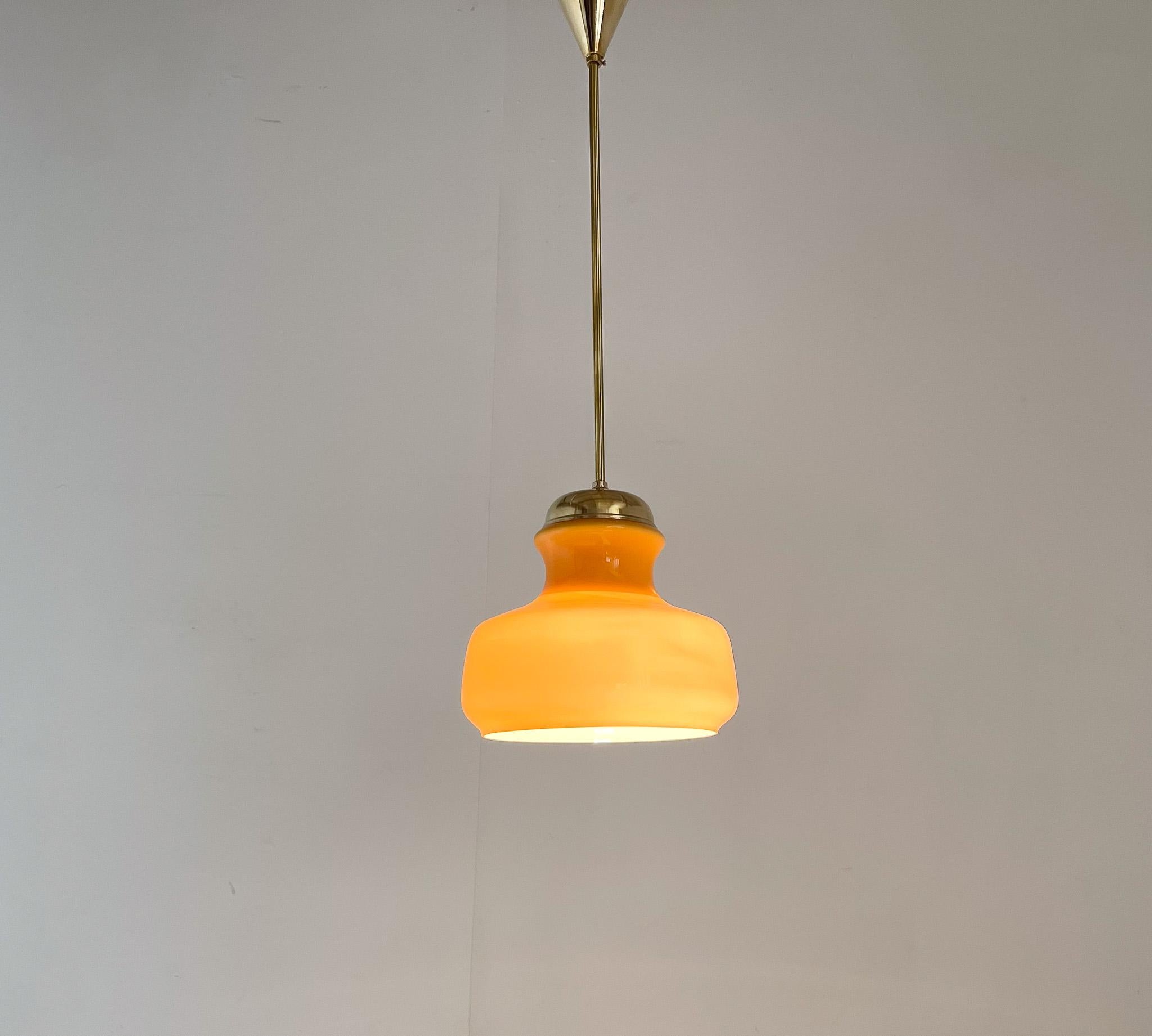 Mid-Century Brass & Glass Pendant Light, 1970s In Good Condition For Sale In Praha, CZ