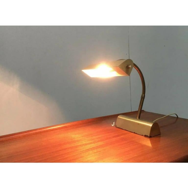 Lámpara de mesa Hollywood Regency de latón de mediados de siglo, años 60 en venta 3