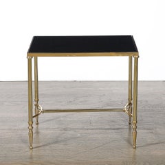 Beistelltisch im Mid-Century-Stil mit Messinggestell und eingelegter Vitrolite-Platte mit geriffelten Verzierungen