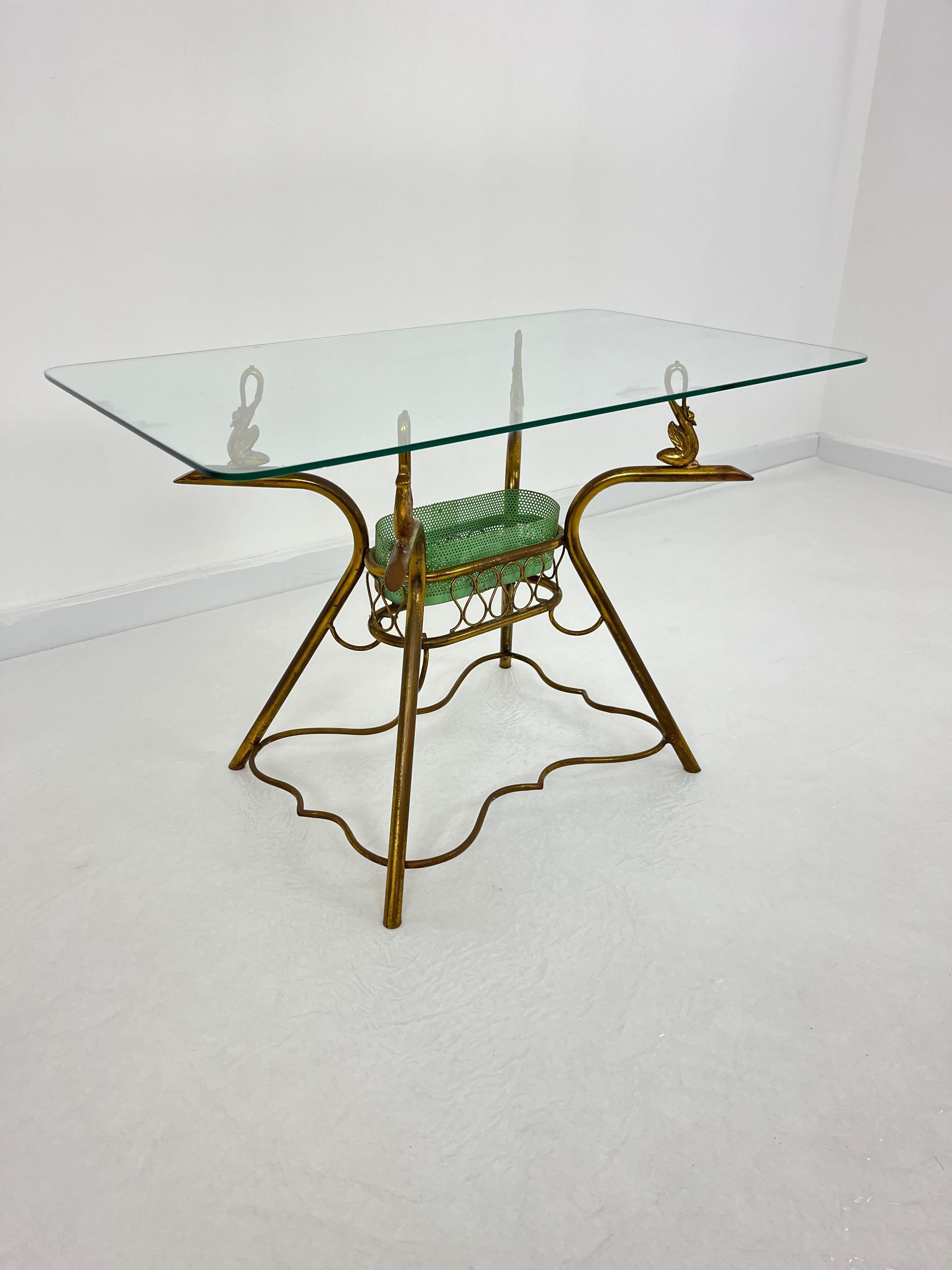 Table basse italienne en laiton du milieu du siècle, plateau en verre, années 1950 Bon état - En vente à Palermo, IT