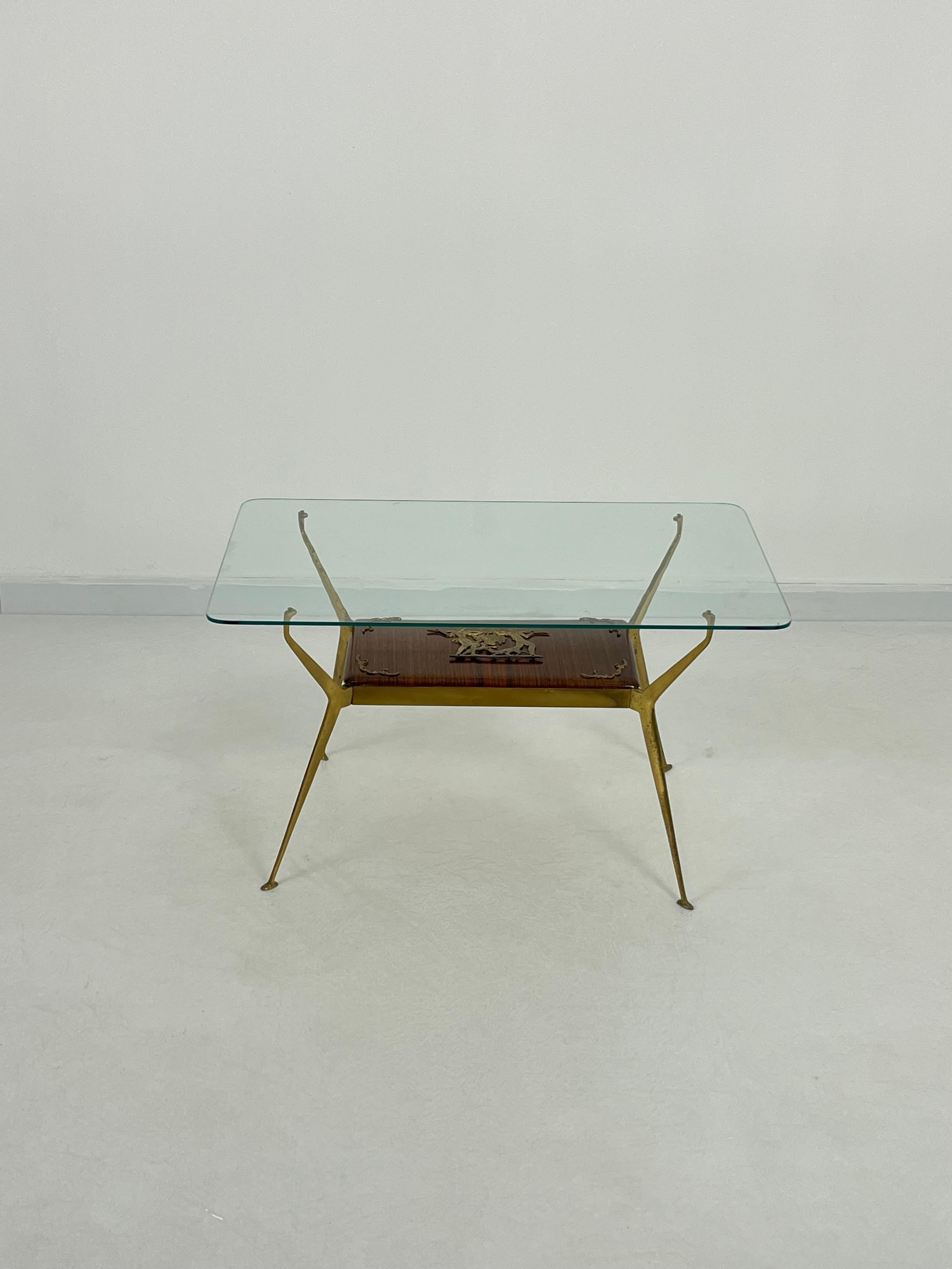 Mesa de centro italiana de latón de mediados de siglo, tapa de cristal, años 50 en Bueno estado para la venta en Palermo, IT