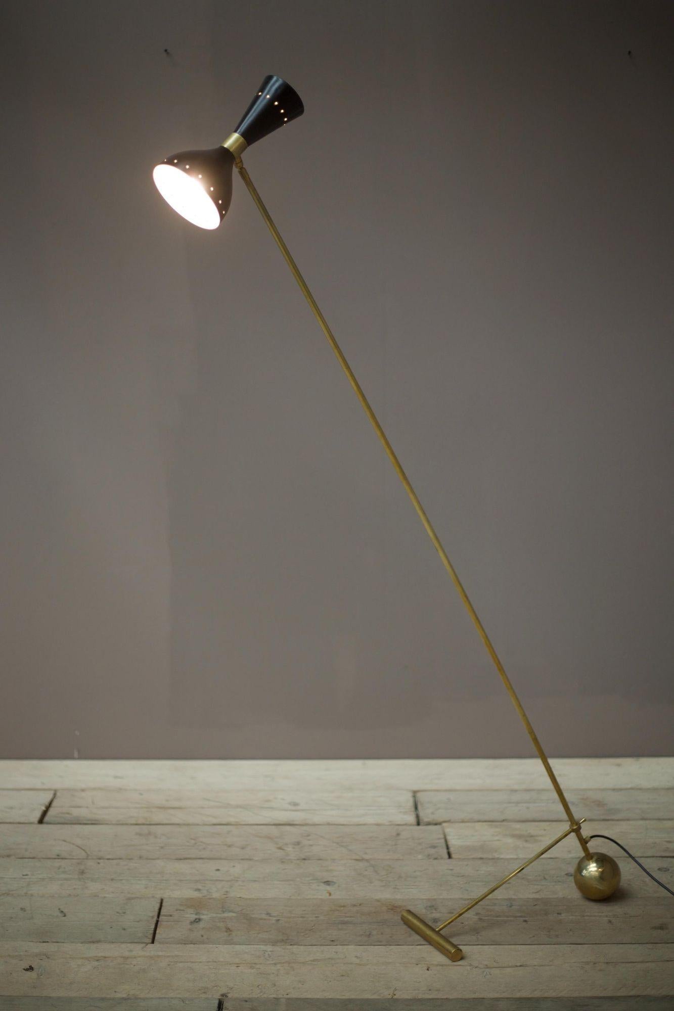 Midcentury Brass Italian Floor Lamp by Stilnovo For Sale 3