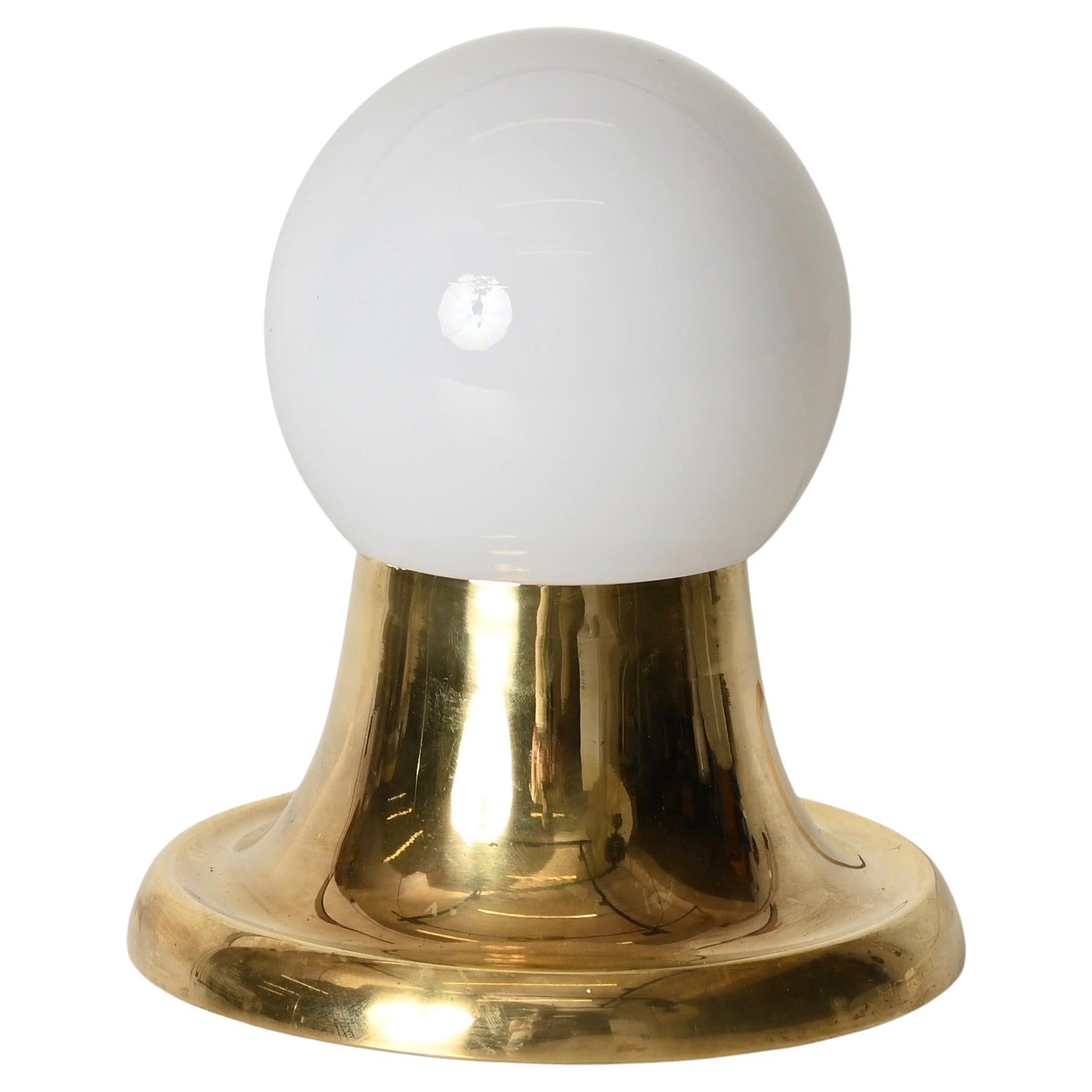Lampe de table "Light Ball" en laiton du milieu du siècle par Castiglioni pour Flos, Italie, années 1960 en vente