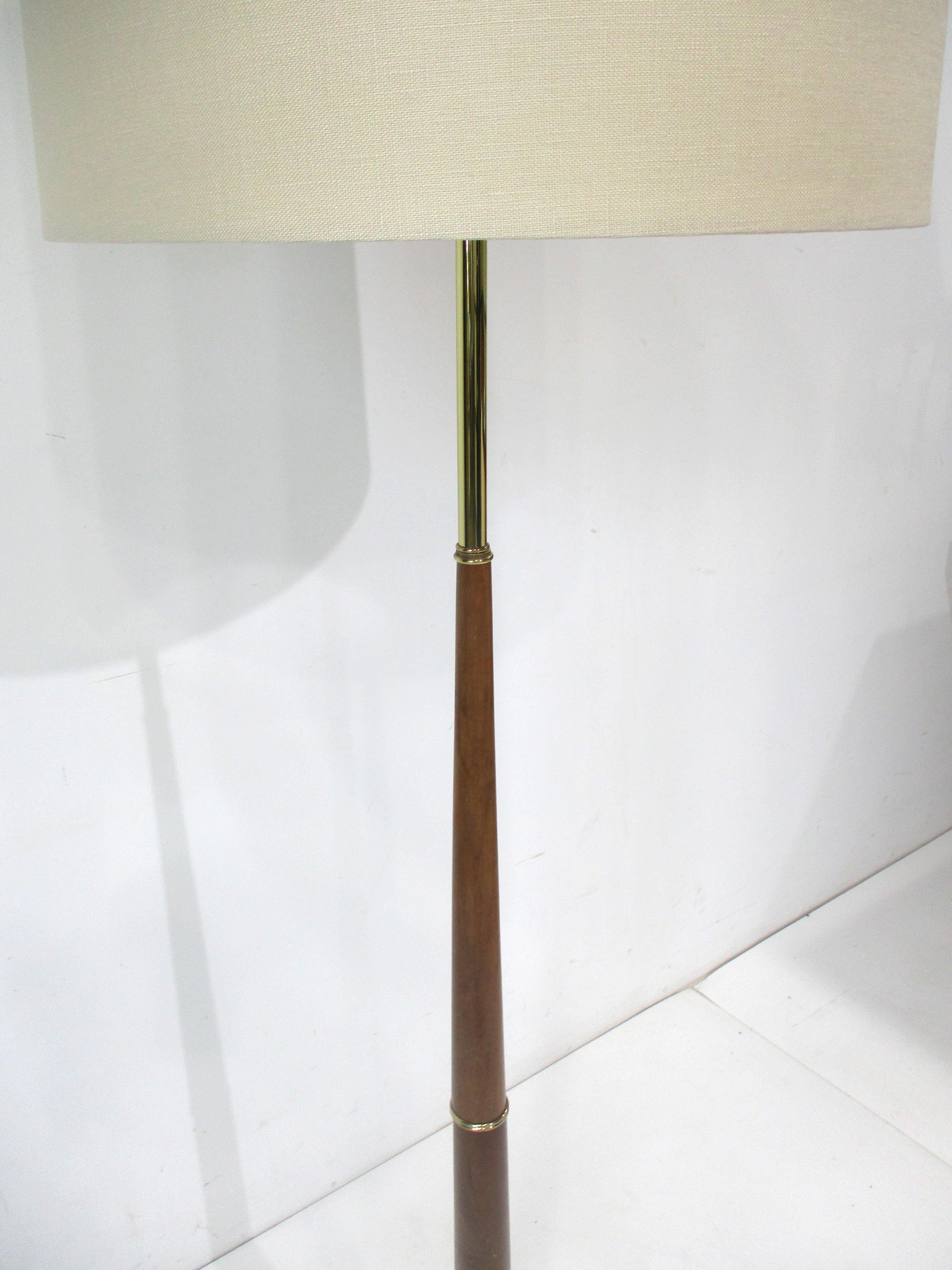 20th Century Mid Century Brass / Mahogany Floor Lamp in the style of Gibbings - McCobb  For Sale