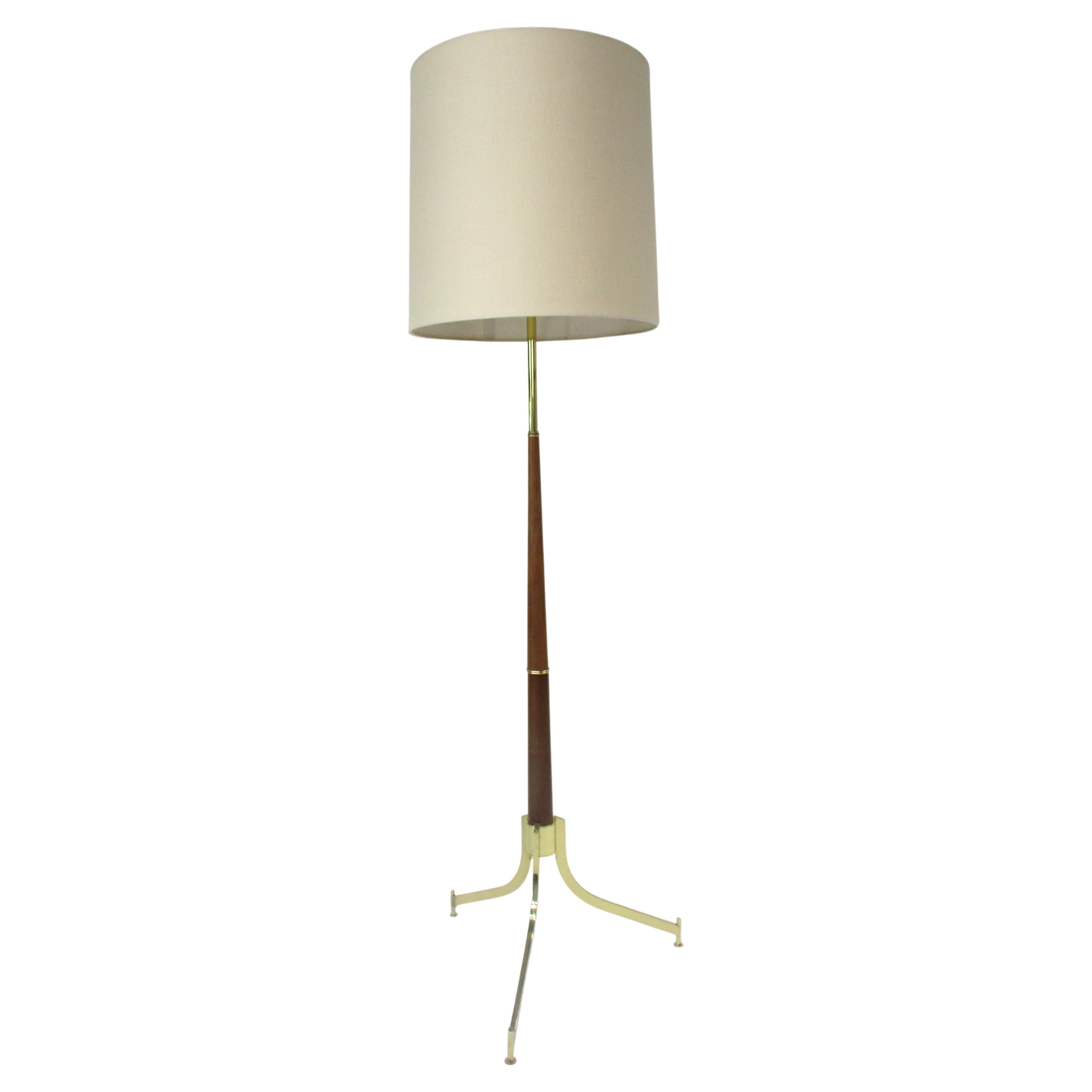 Mid Century Brass / Mahogany Floor Lamp in the style of Gibbings - McCobb  For Sale