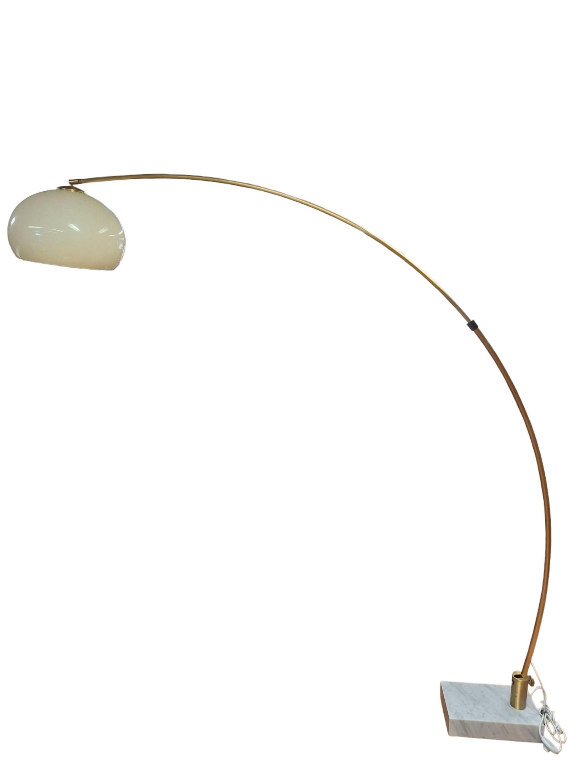 Mid-Century Brass & Marble Arc Floor Lamp For Sale 1