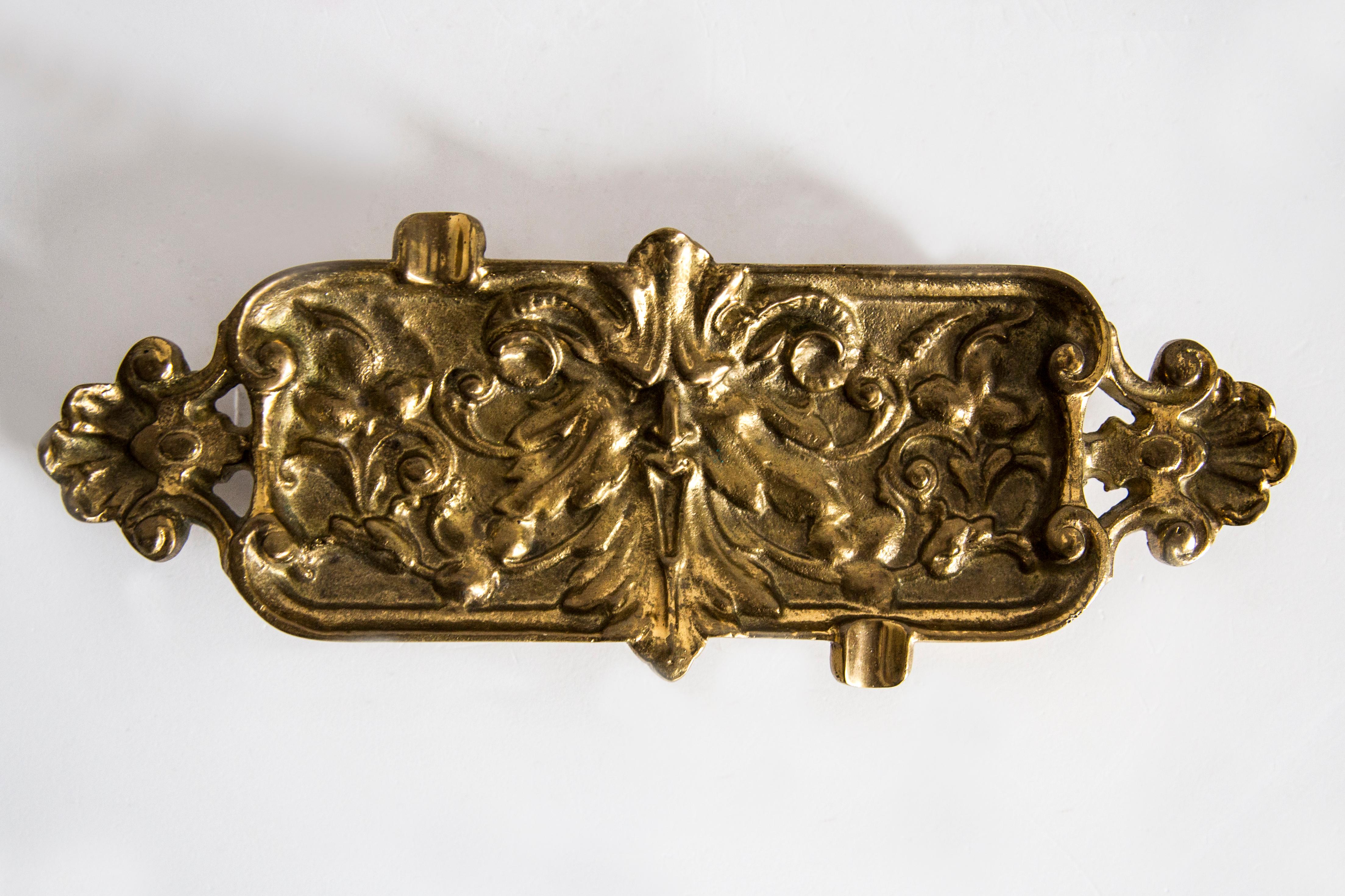 Mid Century Brass Metal Small Plate Bowl Ashtray, Gold Flowers, Italy, 1970s For Sale 2