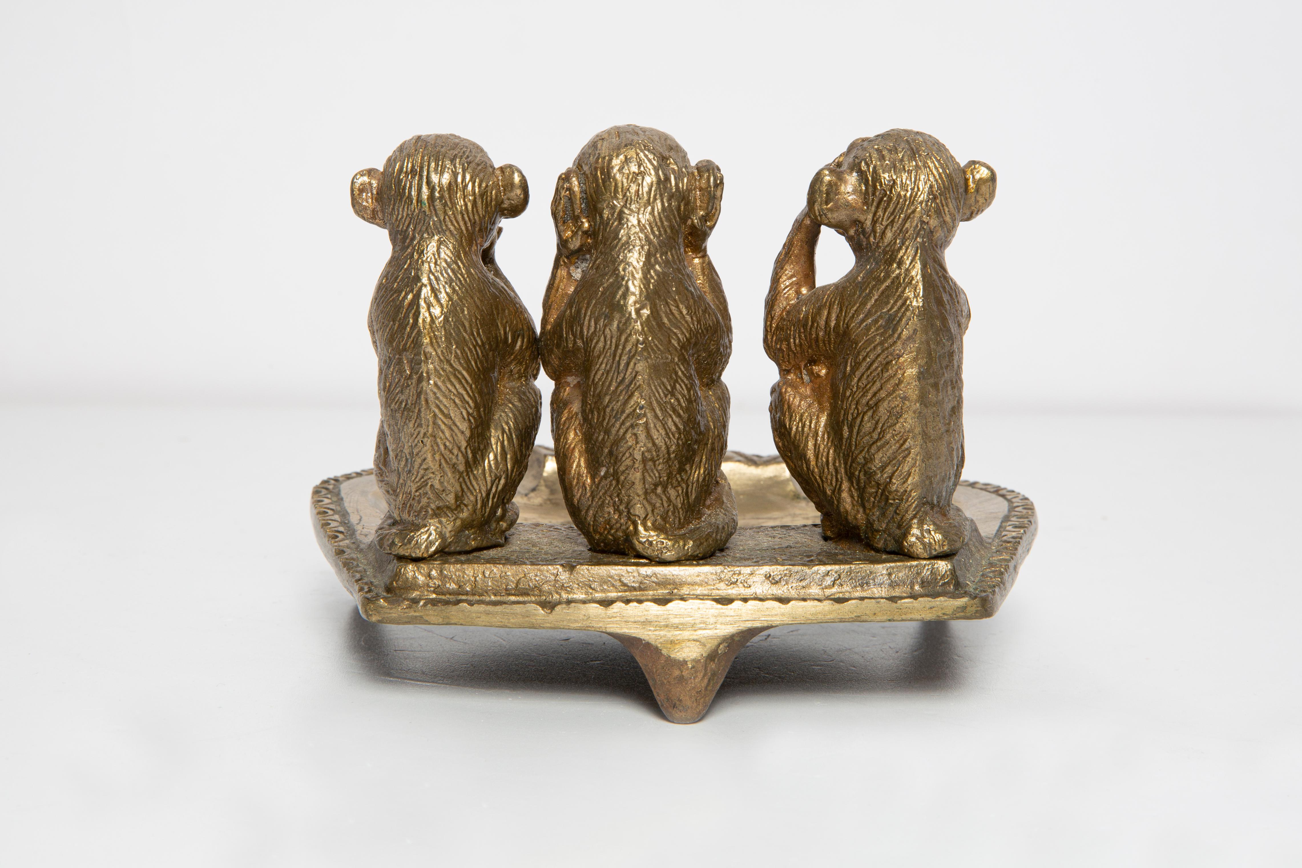 Mid Century Brass Metal Small Plate Bowl Ashtray, Gold Monkeys, Italy, 1970s For Sale 2