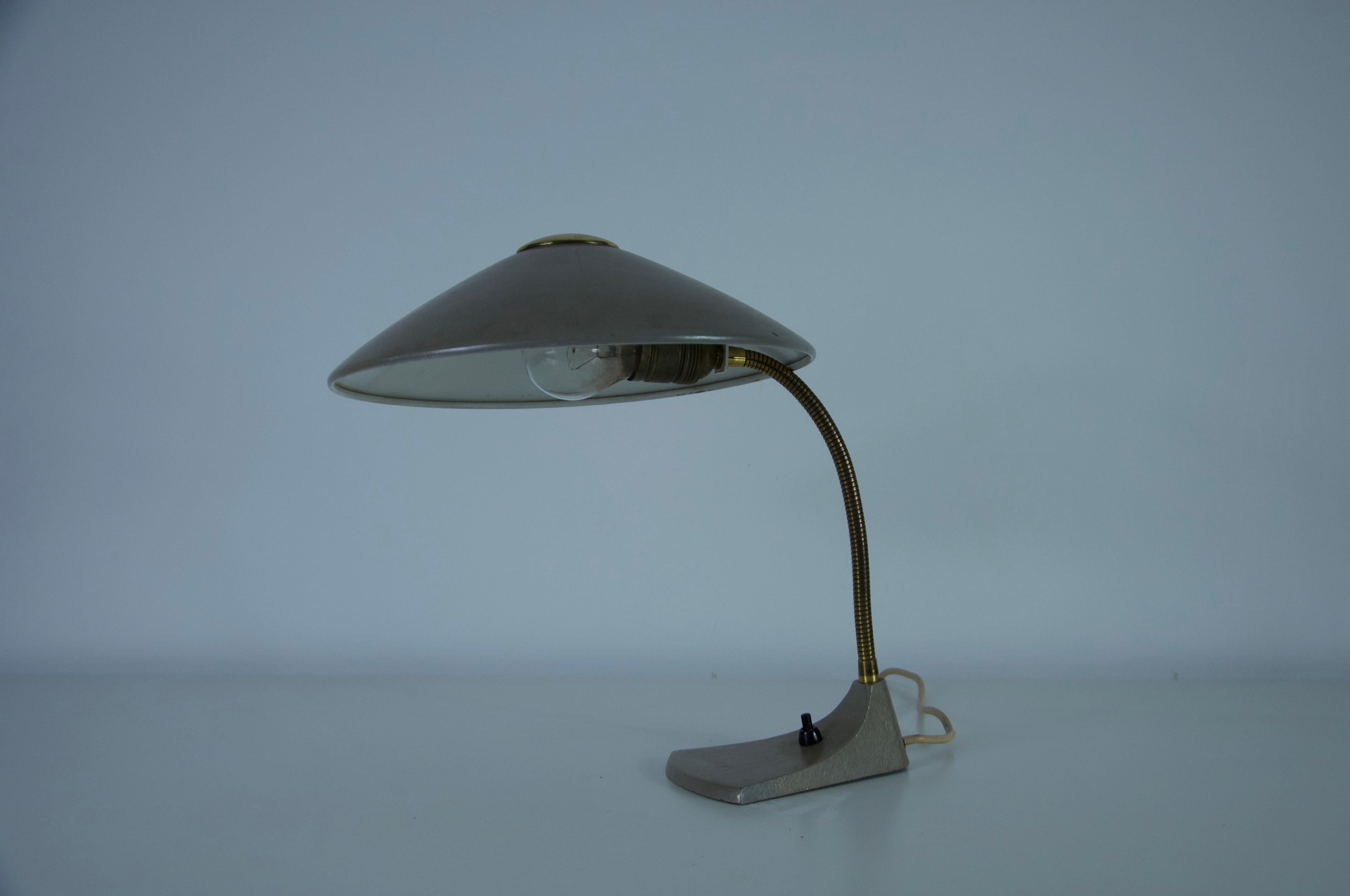Mid Century Messing Metall Tischlampe, 1960er, Deutschland (Mitte des 20. Jahrhunderts) im Angebot