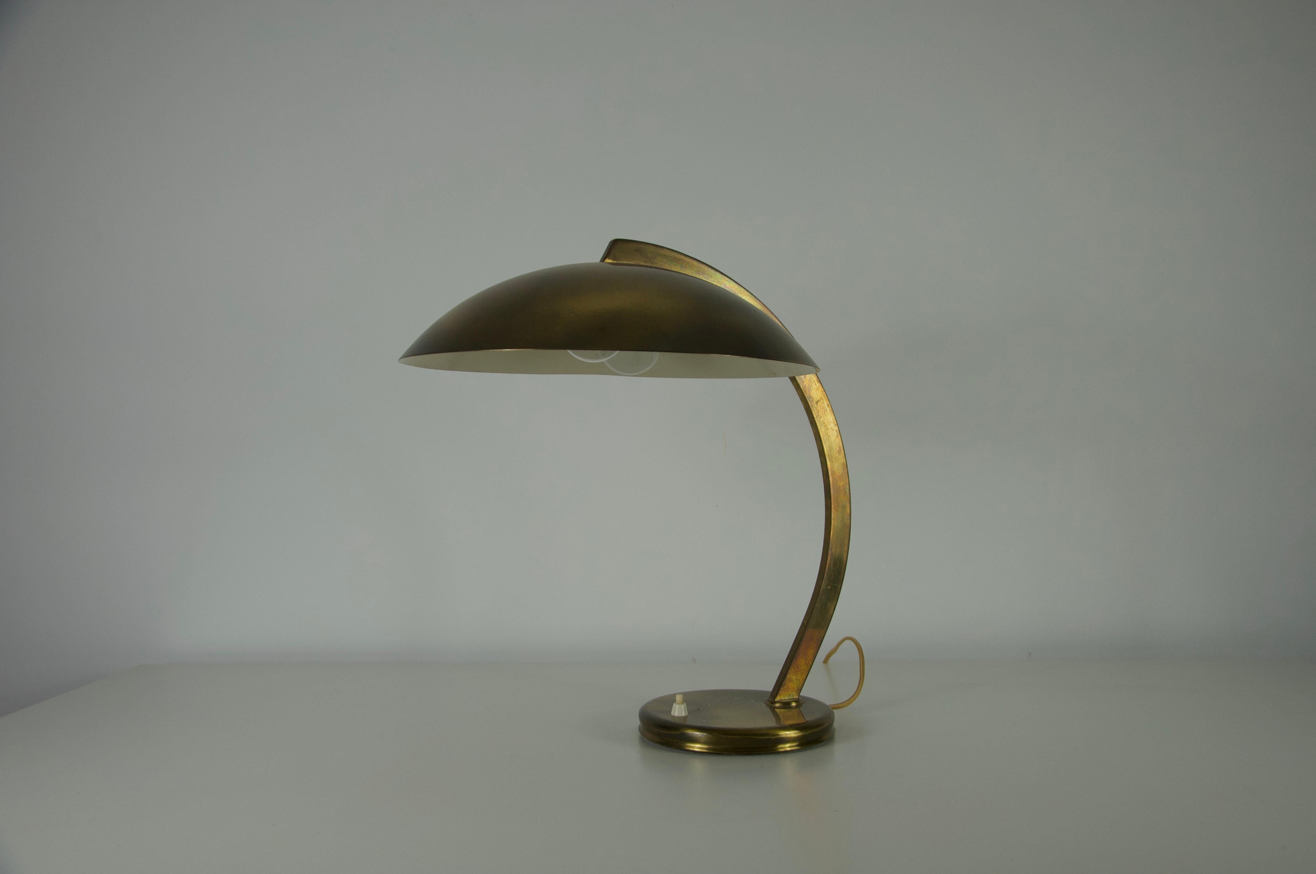 Metà XX secolo Lampada da tavolo in ottone di metà secolo, anni '60, Germania in vendita