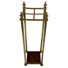 Soporte para paraguas y bastones de metal y latón de mediados de siglo, Inglaterra